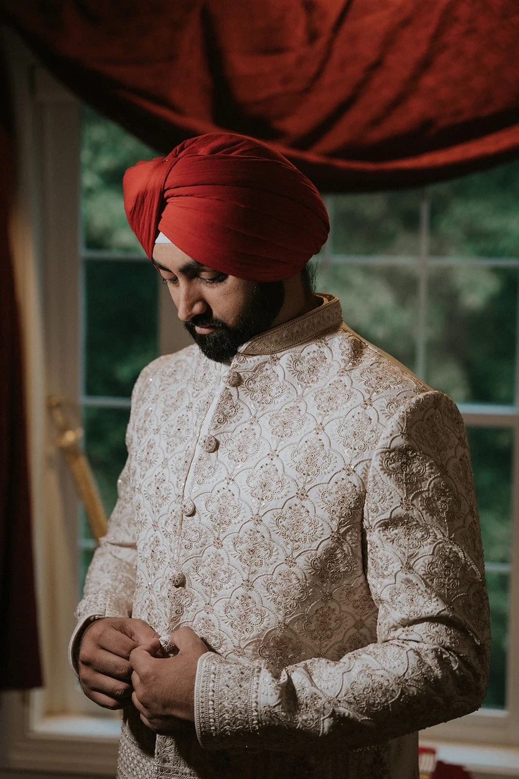 anand-karaj-snkworks-south-asian-wedding-indian-pakistani-shaadi- hilton-mclean-photos-photography-snkworks-best-top-photographer-dmv-shaadi-walima-nikkah-elegant-candid-filsm-video-vendor  (18).webp