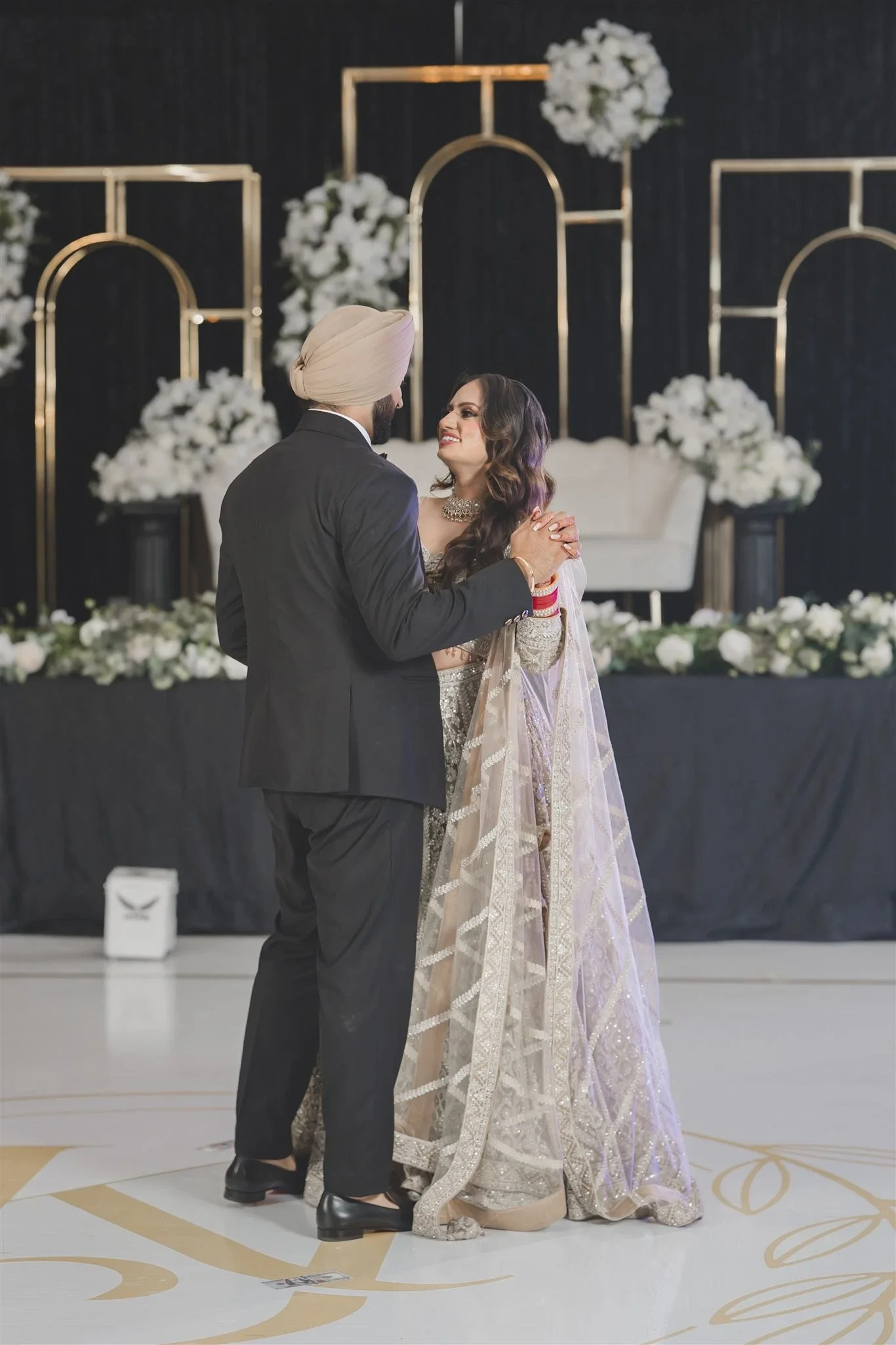 anand-karaj-snkworks-south-asian-wedding-indian-pakistani-shaadi- hilton-mclean-photos-photography-snkworks-best-top-photographer-dmv-shaadi-walima-nikkah-elegant-candid-filsm-video-vendor  (46).webp