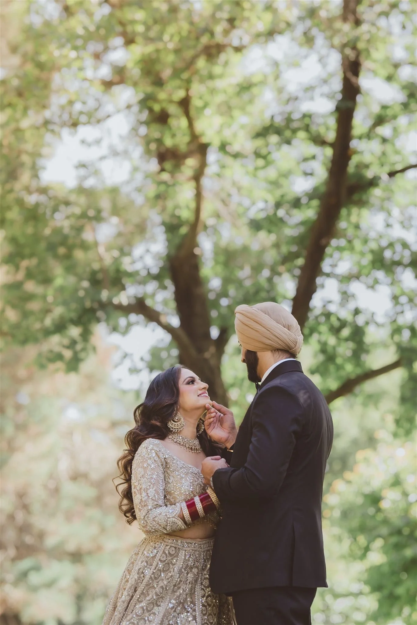 anand-karaj-snkworks-south-asian-wedding-indian-pakistani-shaadi- hilton-mclean-photos-photography-snkworks-best-top-photographer-dmv-shaadi-walima-nikkah-elegant-candid-filsm-video-vendor  (41).webp