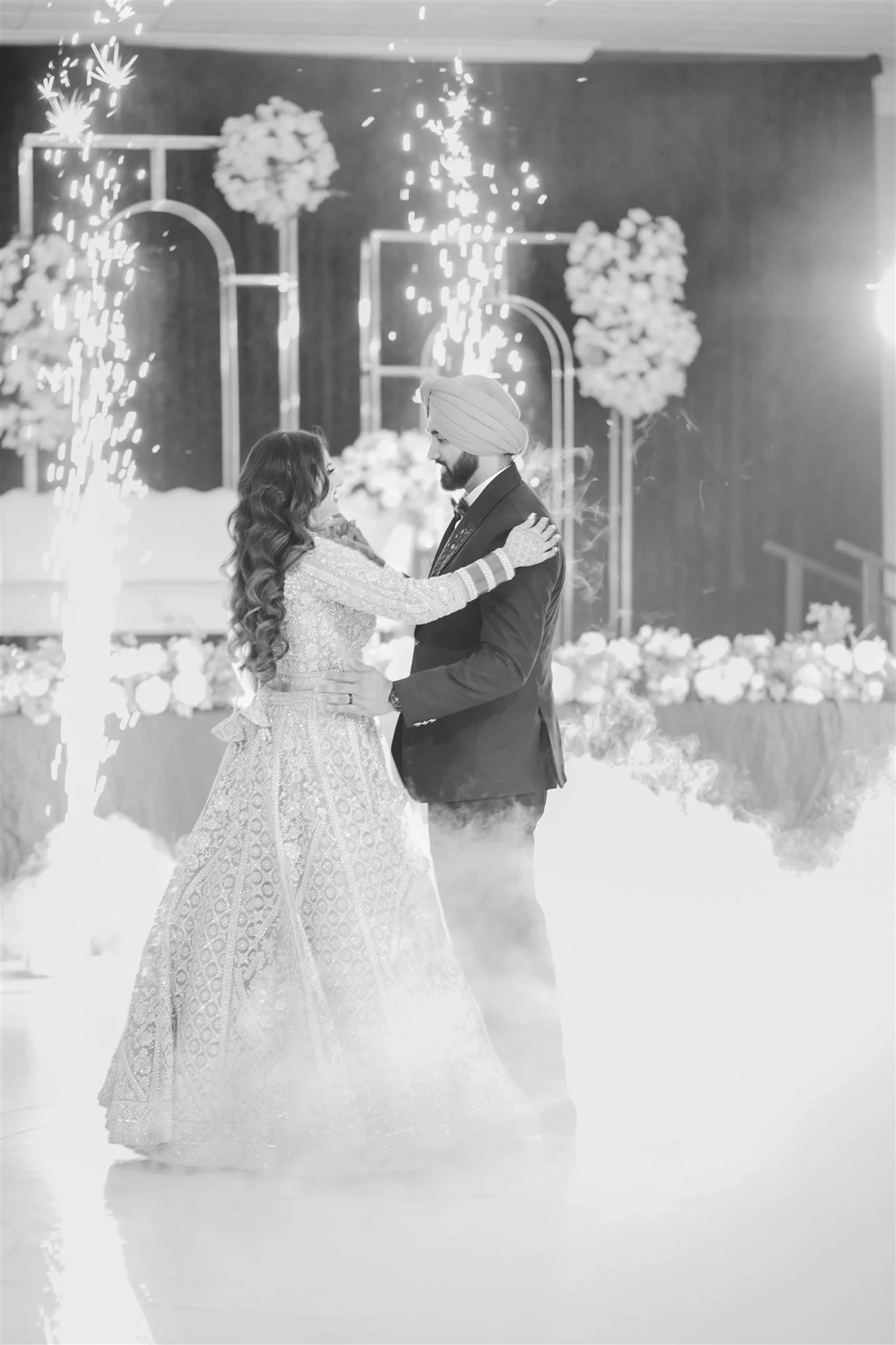 anand-karaj-snkworks-south-asian-wedding-indian-pakistani-shaadi- hilton-mclean-photos-photography-snkworks-best-top-photographer-dmv-shaadi-walima-nikkah-elegant-candid-filsm-video-vendor  (25).webp