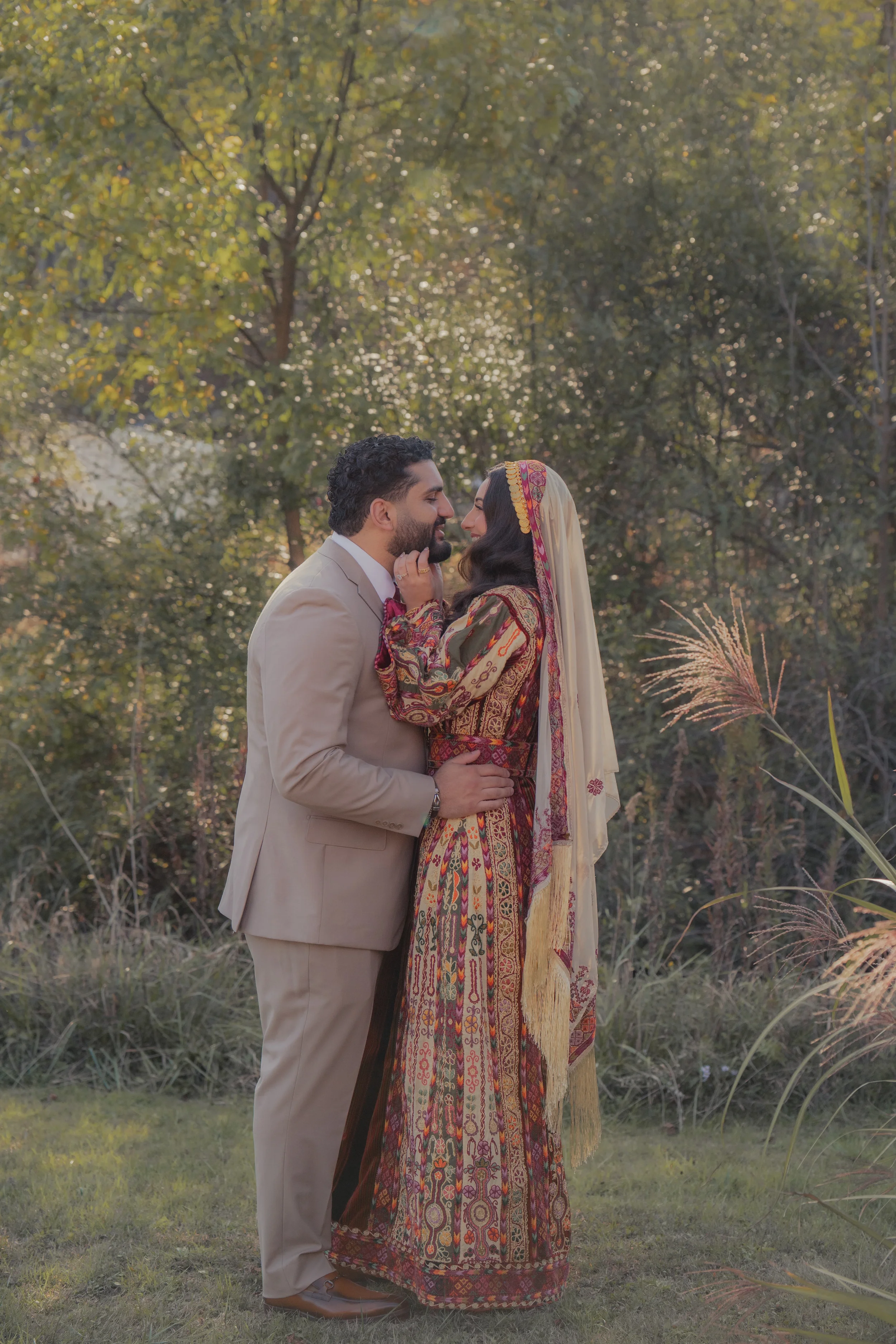 sahar-hussein-south-asian-wedding-indian-pakistani-shaadi- hilton-mclean-photos-photography-snkworks-best-top-photographer-dmv-shaadi-walima-nikkah-elegant-candid-filsm-video-vendor -whispering hollow- palestin (12).webp
