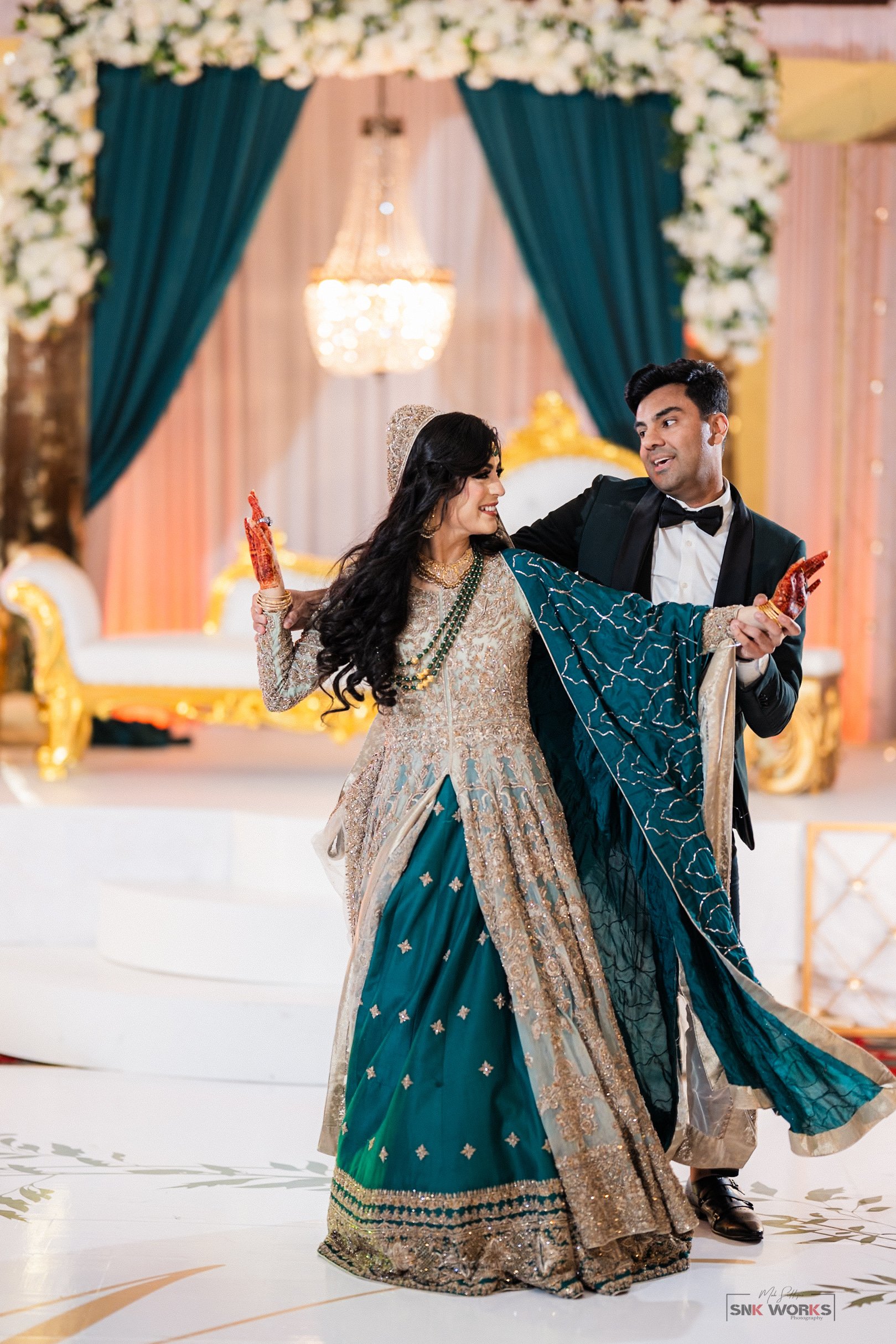 SnKWorks Best wedding photographer 
Best wedding photographer for Indian and destination weddings.
 Luxury, timeless, candid style photoshoots nearby. 
We do luxury Indian and SouthAsian wedding photography and cinematic videography. Trusted by top w