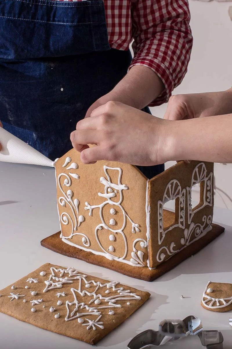 gingerbread house making workishop (2).jpg