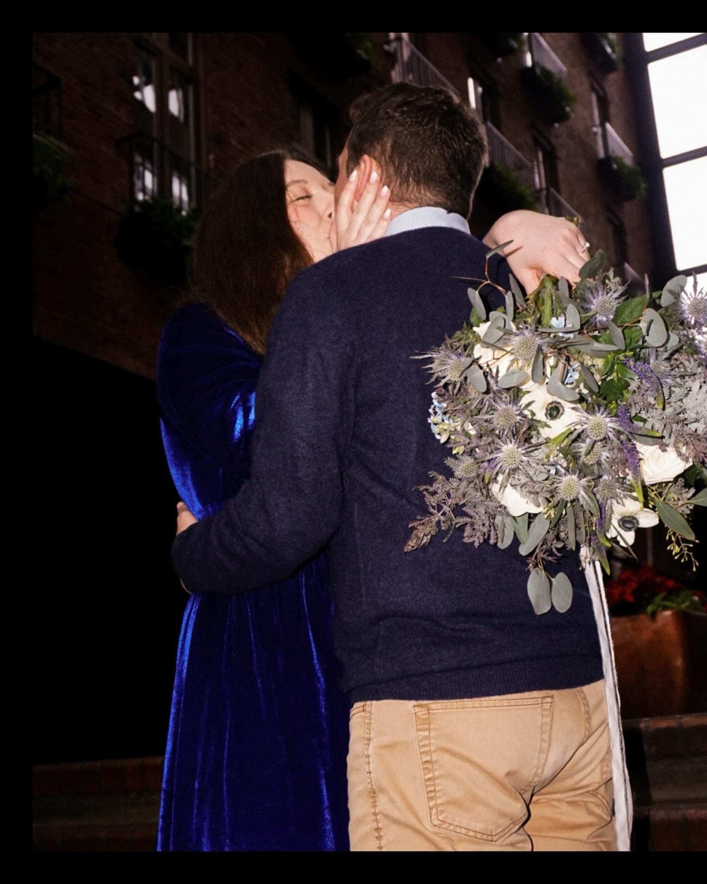 Congratulations to our photo shoot giveaway winners Kelly &amp; Daniel! Thank you to @samjlien for beautifully capturing these and @peony_and_twig for the gorgeous arrangement!

#weddingvenueseattle #2026wedding #pnwedding #washingtonwedding