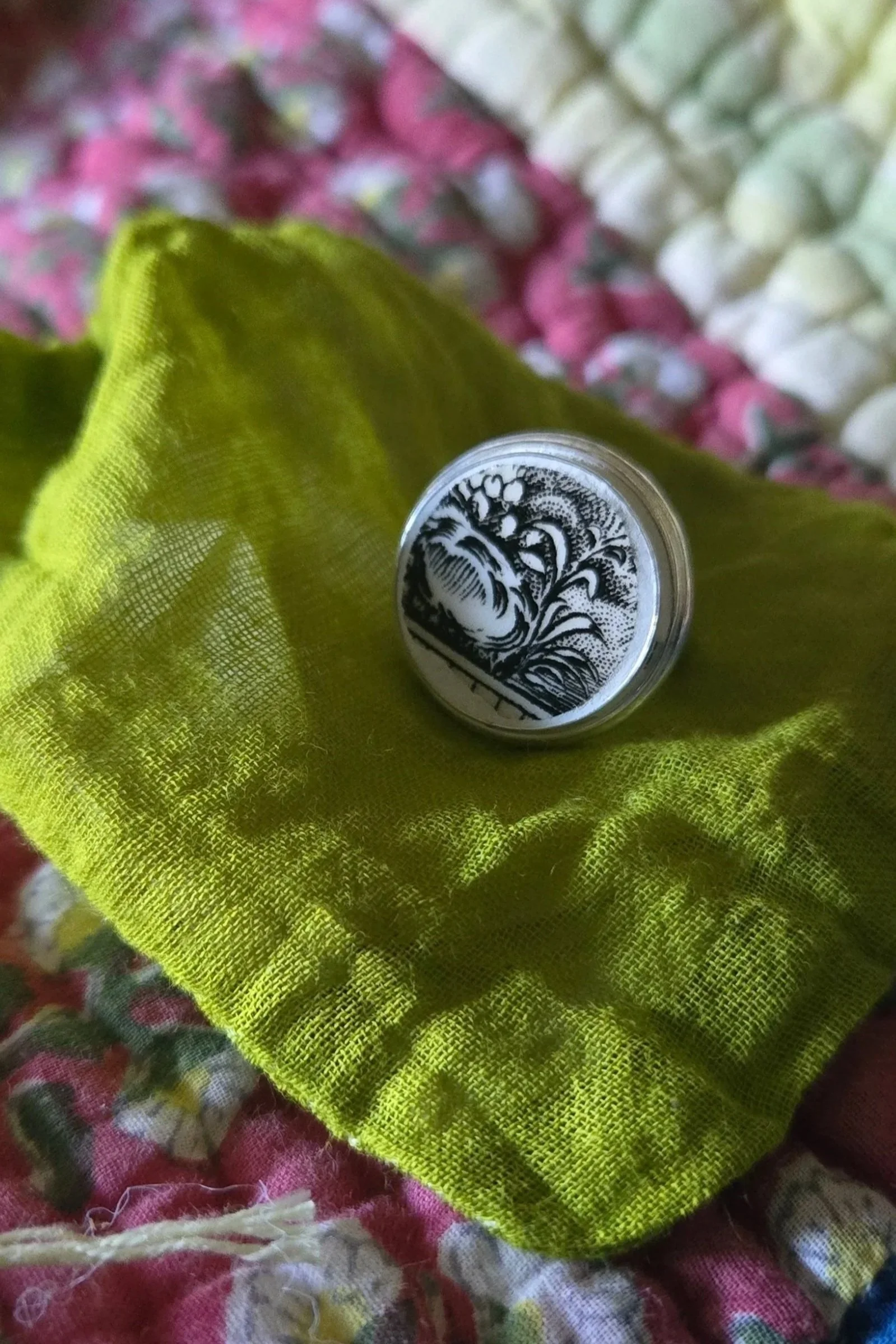 RARE: Black Fauna Transferware Remnant Ring in Silver / 18mm / Size 7