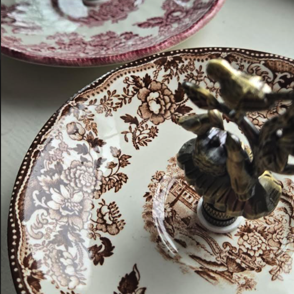 Birds. Of. A. Feather. Tonquin Myott (England) Trinket Tray