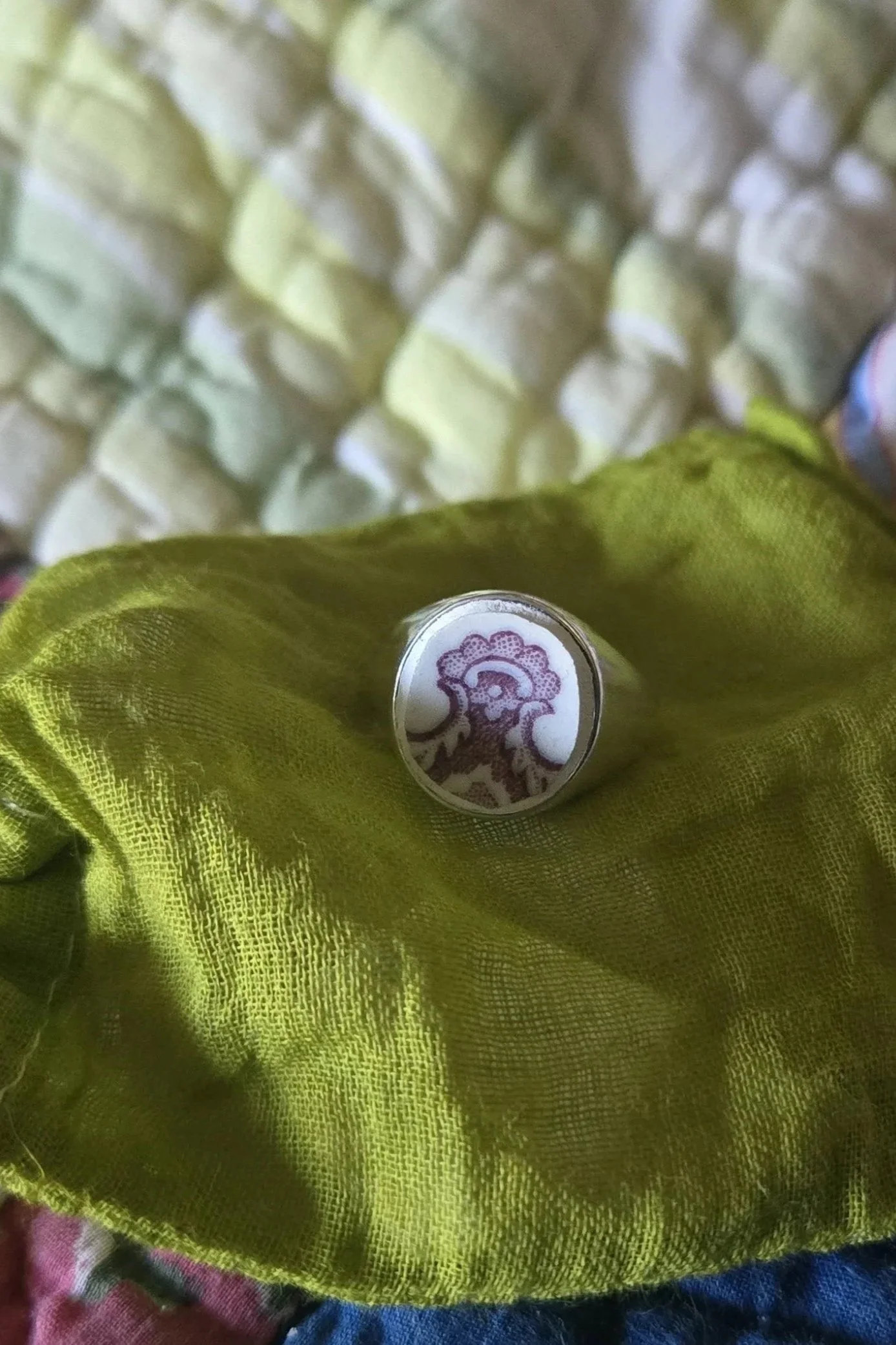Mulberry Graphic Transferware Remnant Ring in Silver / 15x10mm / Size 7