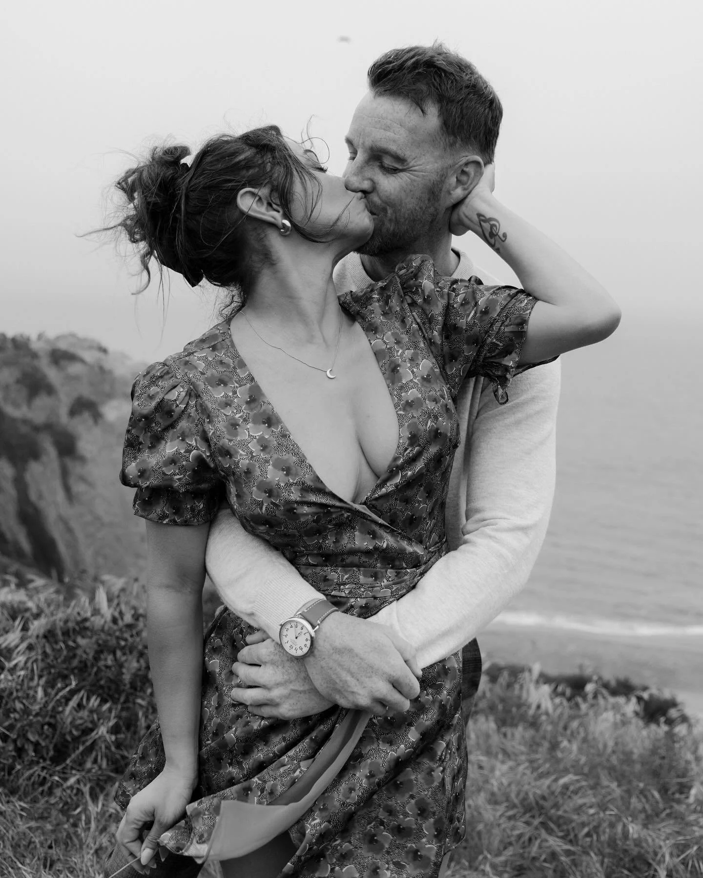 It&rsquo;s giving&hellip;if you&rsquo;re a bird, I&rsquo;m a bird. 

Aly and Josh B&amp;W ✨

#bwphotography #ifyoureabirdimabird #couplesphotography #malibuphotographer #pointdume #socalphotographer