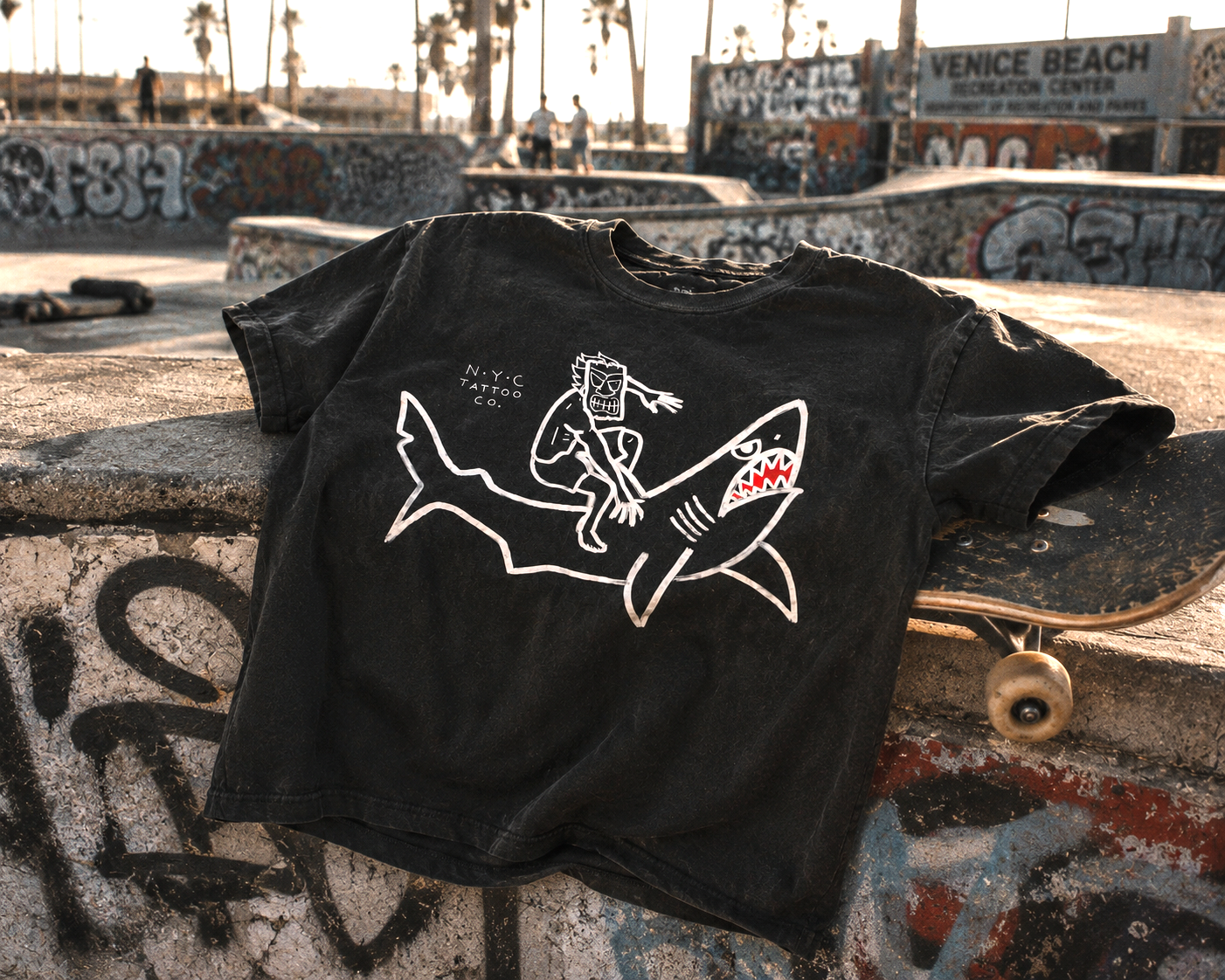 Shark rider t-shirt hawaiian style in cali skate park