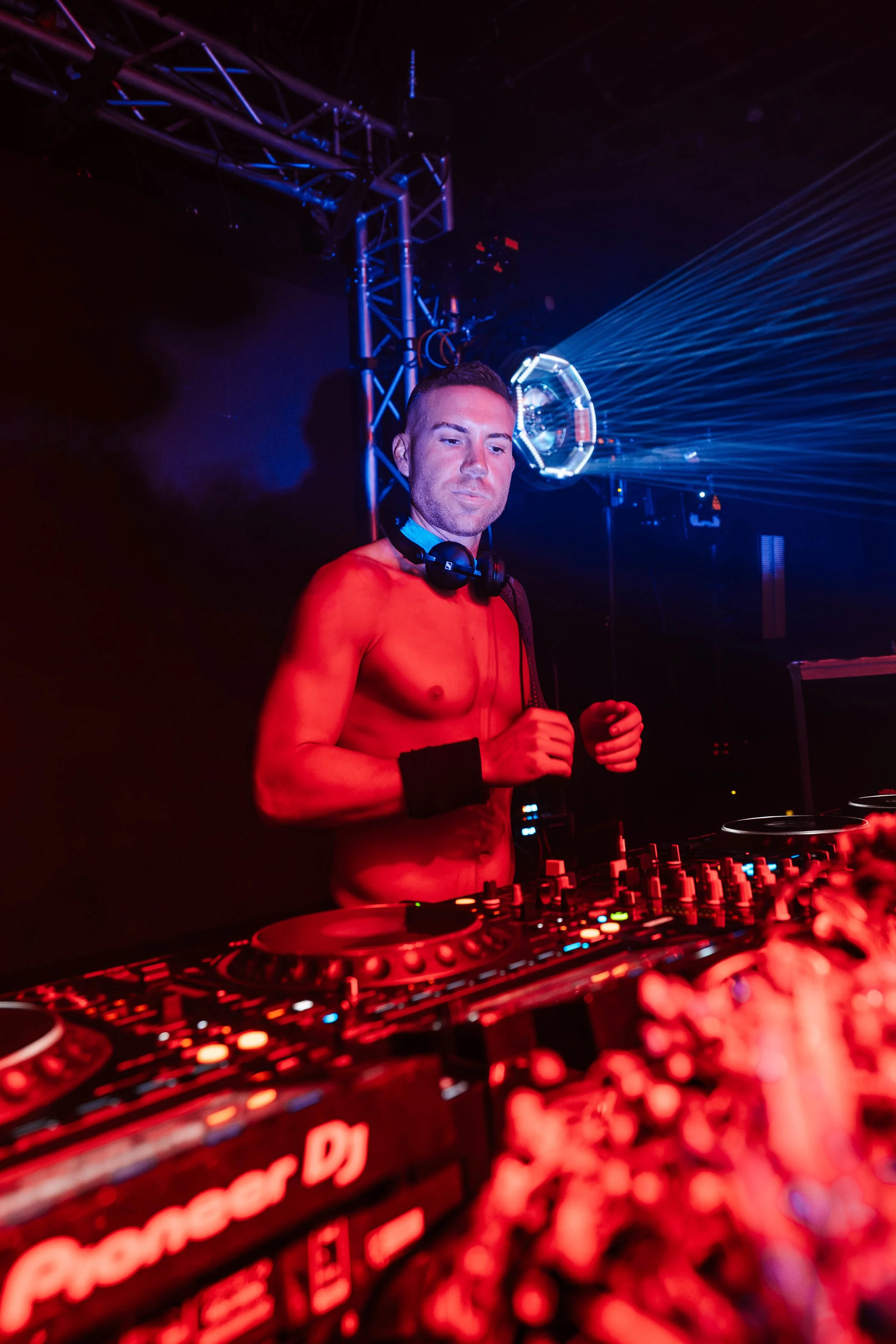 061224_Catch One_Reverb_JesseVazquez_Photos-39.jpg