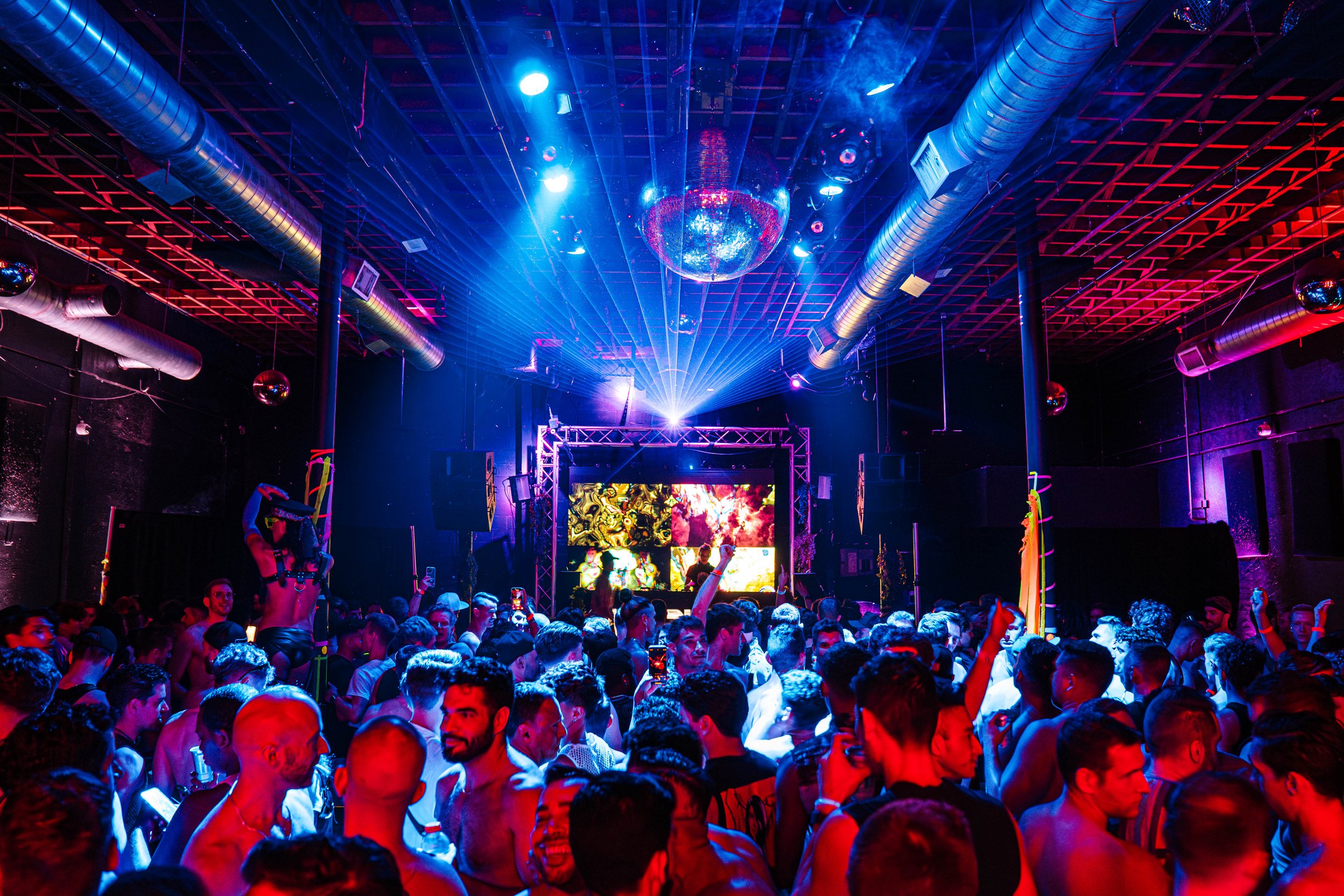 021024_Sam BlackyReverb_Jesse Vazquez_02.jpg