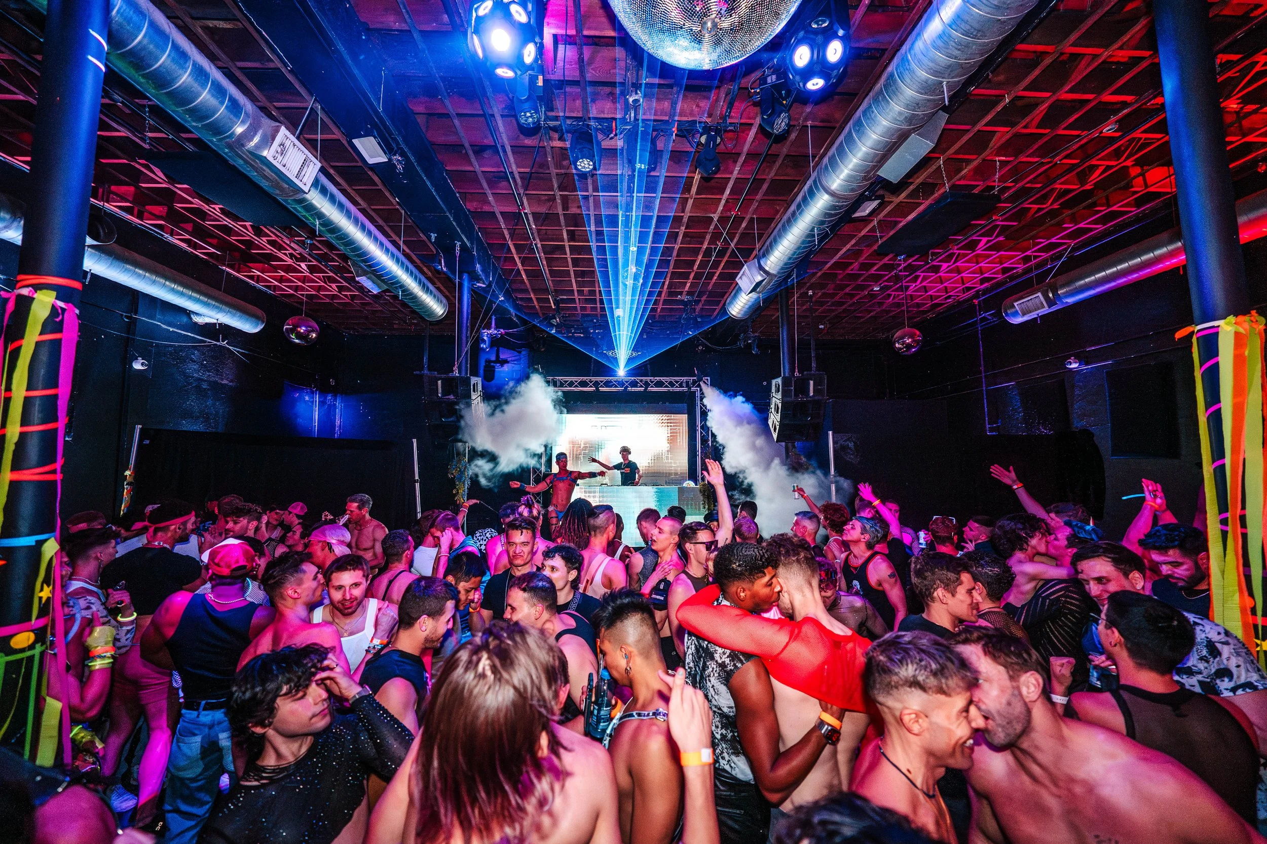 021024_Sam BlackyReverb_Jesse Vazquez_01 (1).jpg