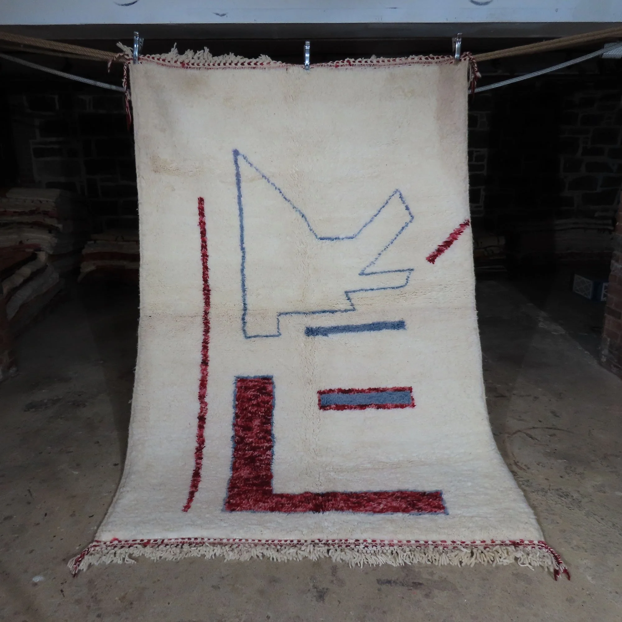 100''x65''