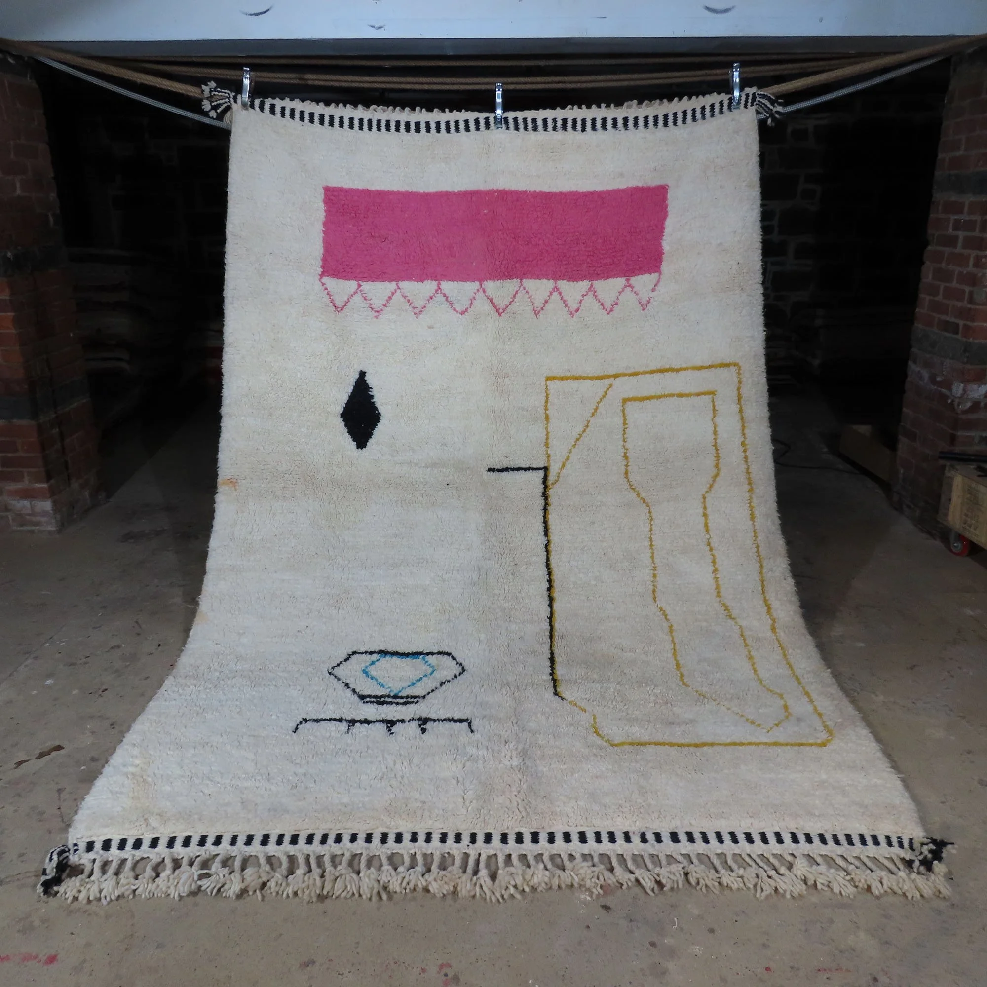 125''x77''
