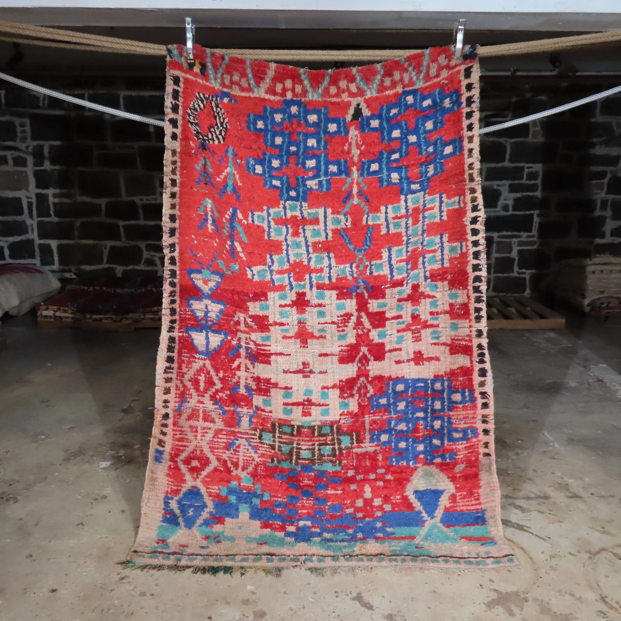 83''x57''