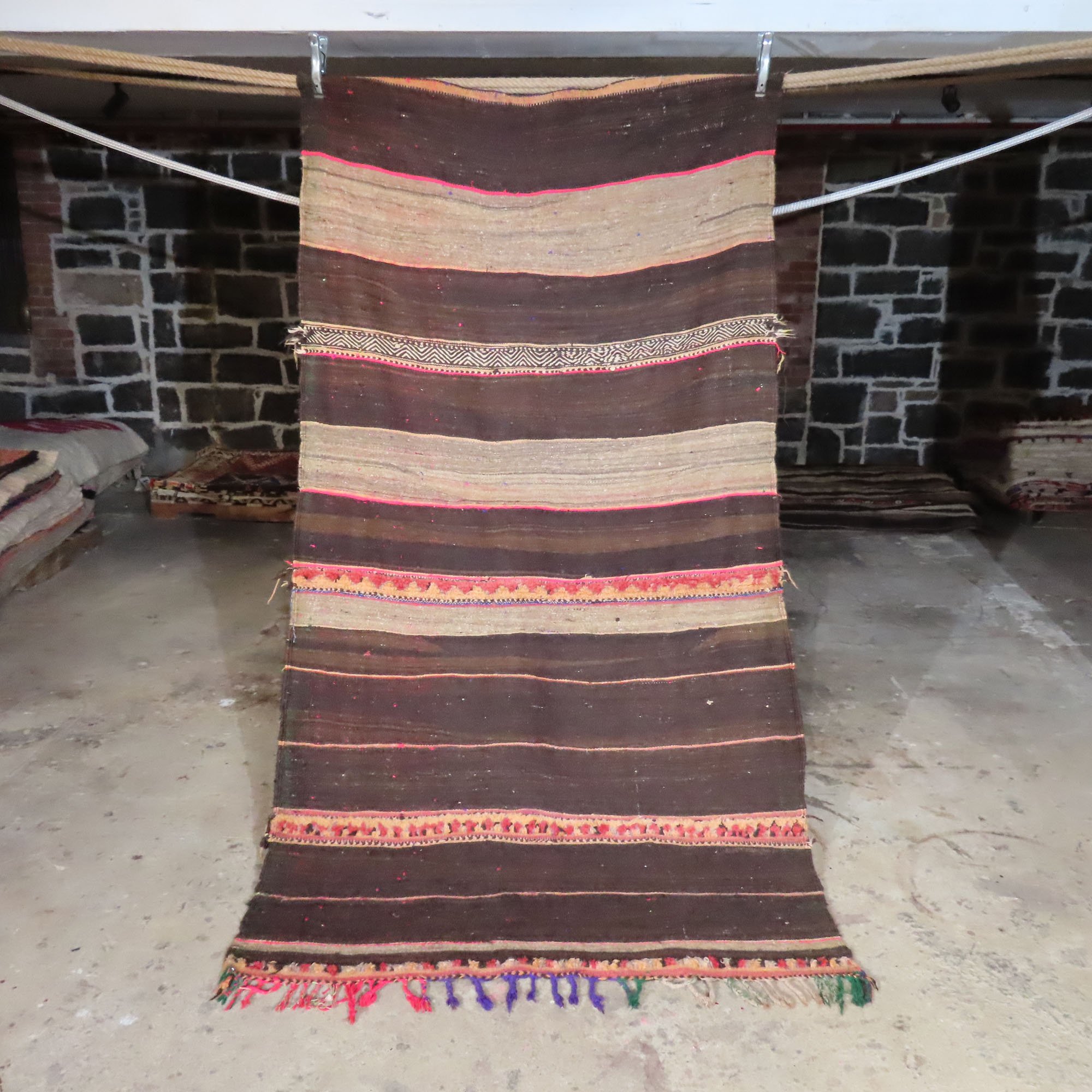 96''x50''