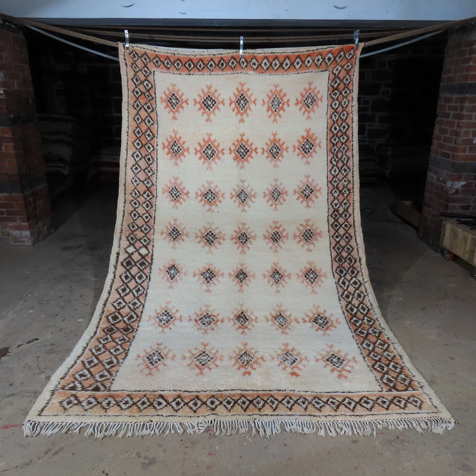 126''x77''