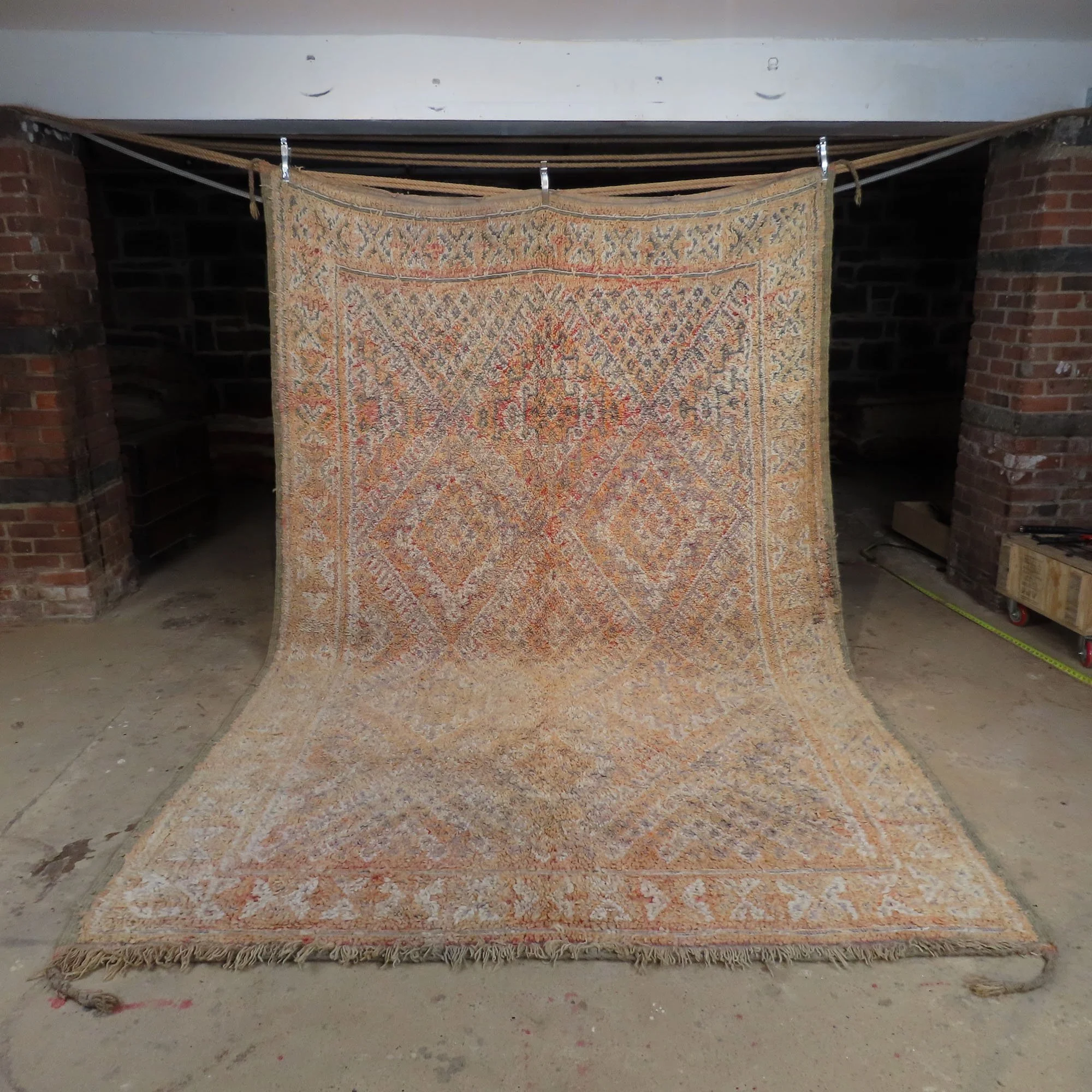 135''x85''
