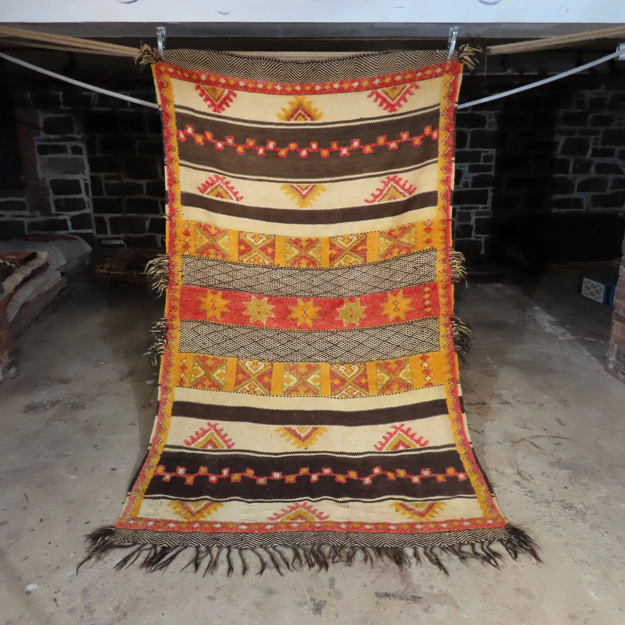 100''x59''