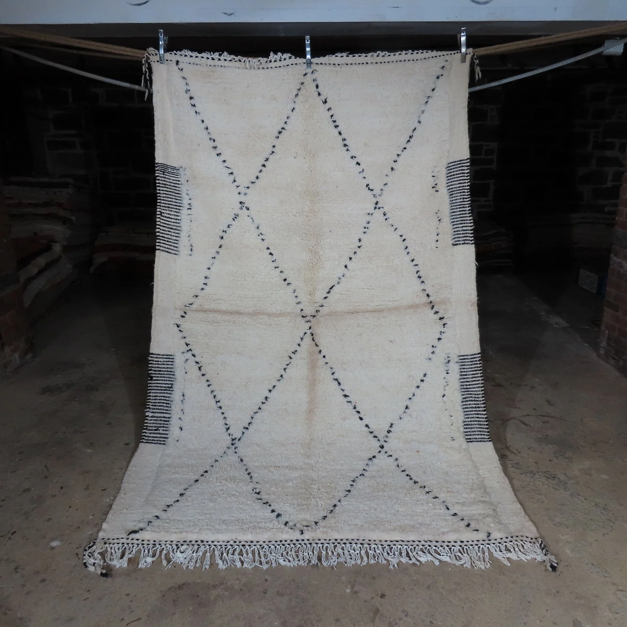 100''x64''
