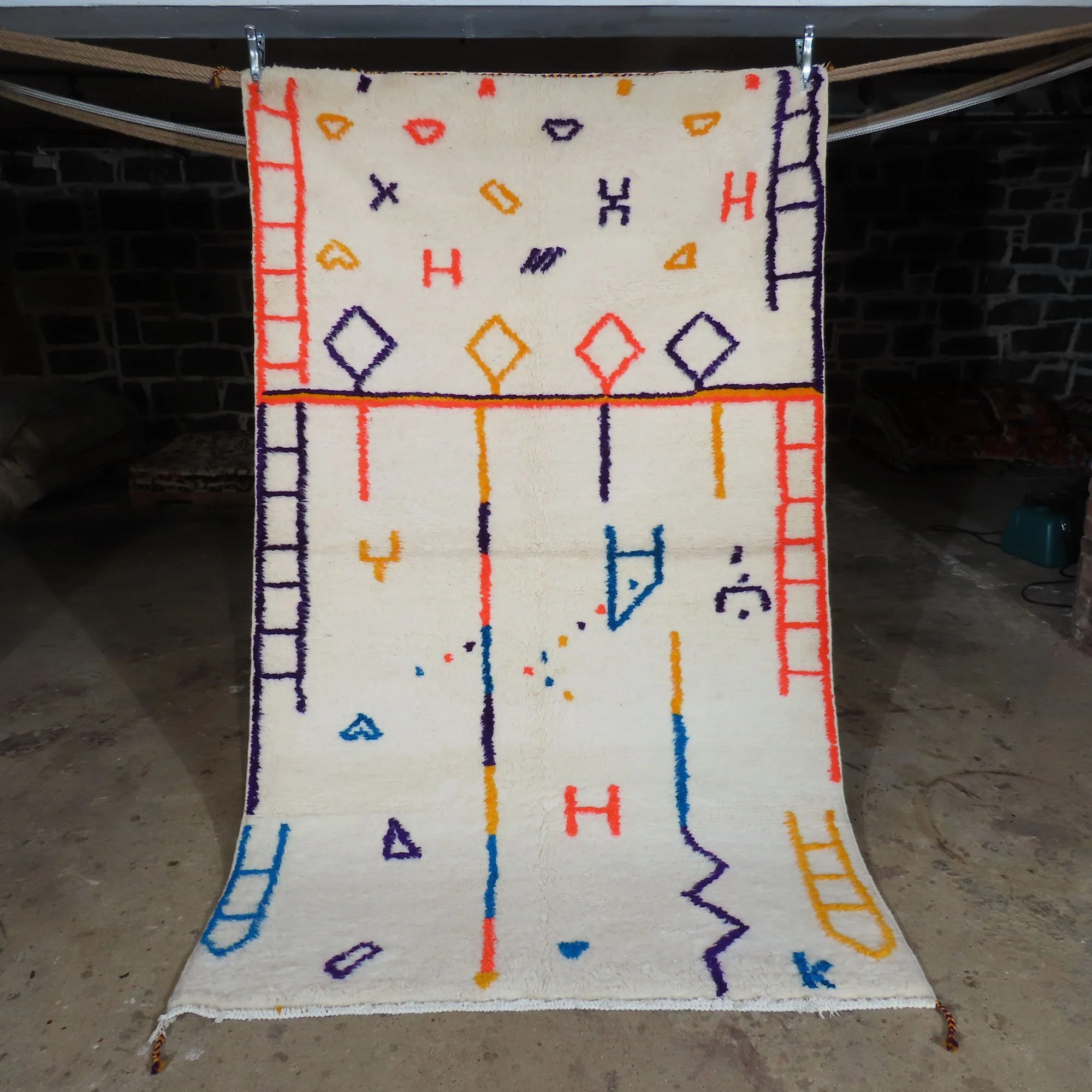 98''x59''
