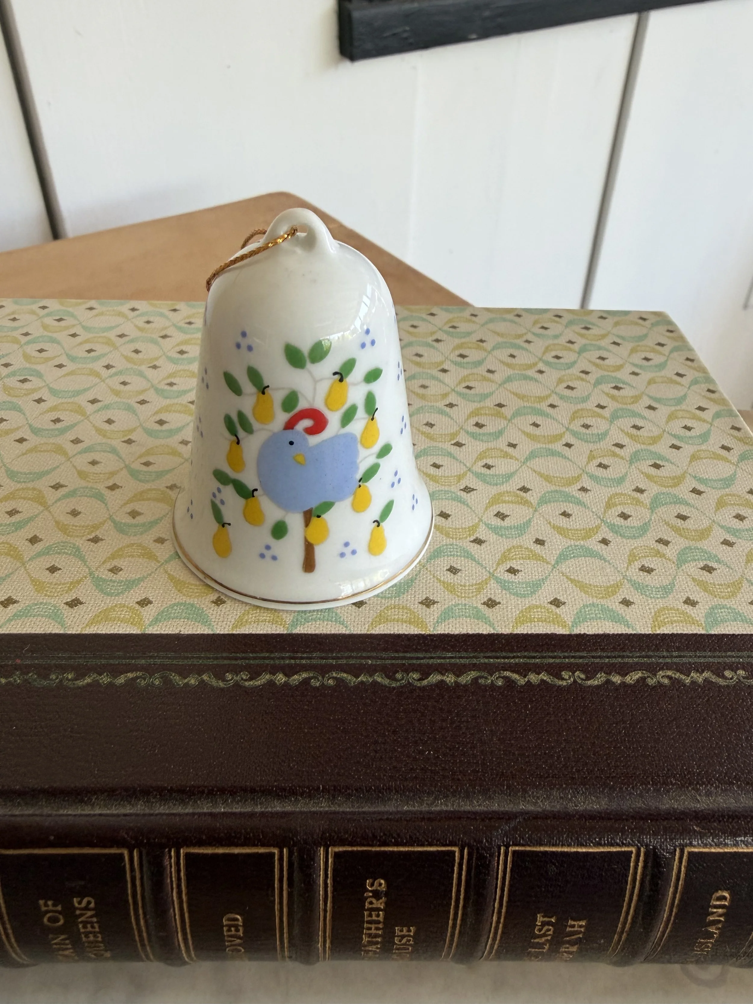 Delicate Vintage Lillian Vernon Partridge in a Pear Tree Christmas Bell 1988