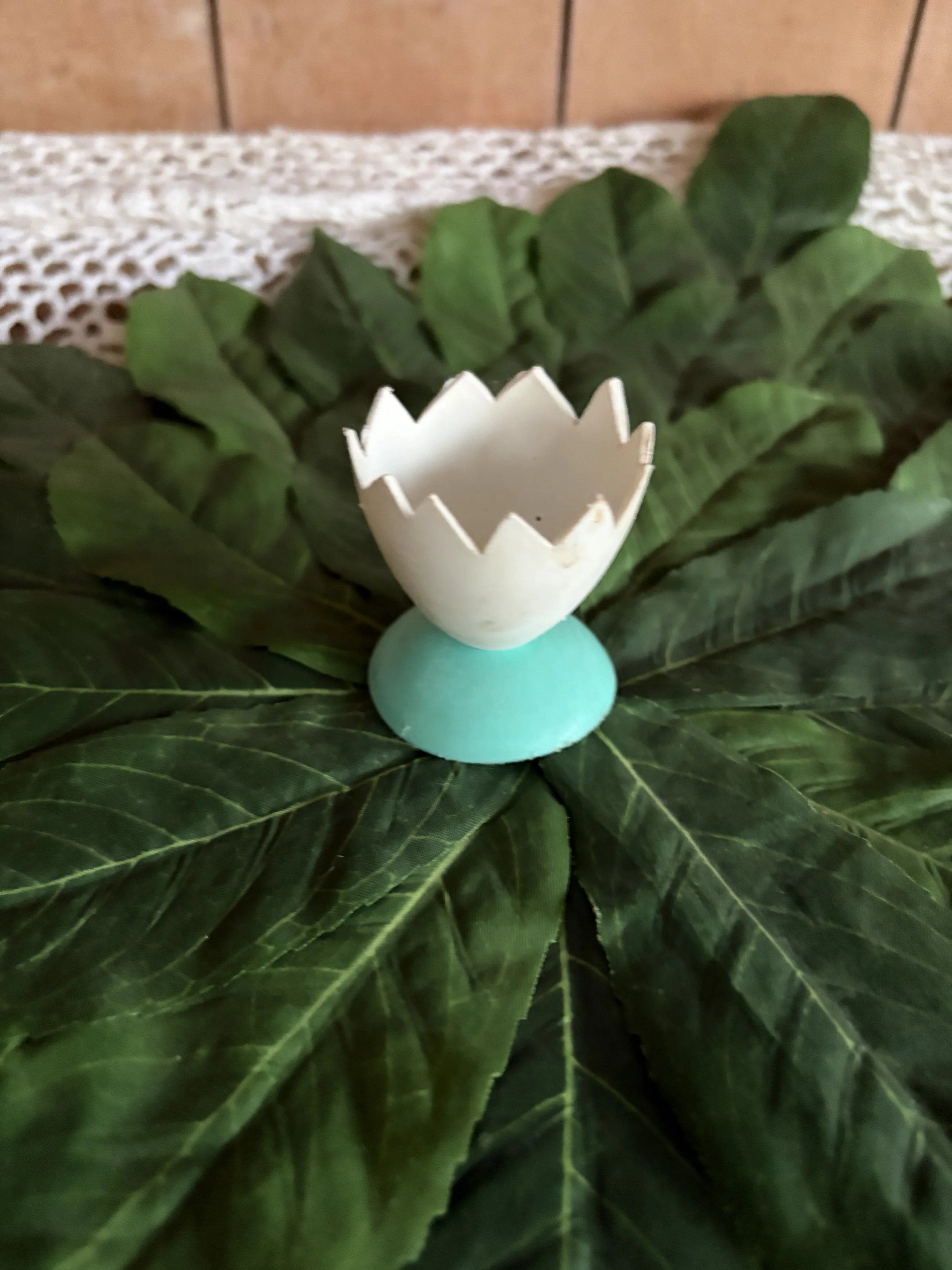 Breakfast Time! Wecolite Plastic Egg Holders White & Blue Ready For Your Boiled Eggs