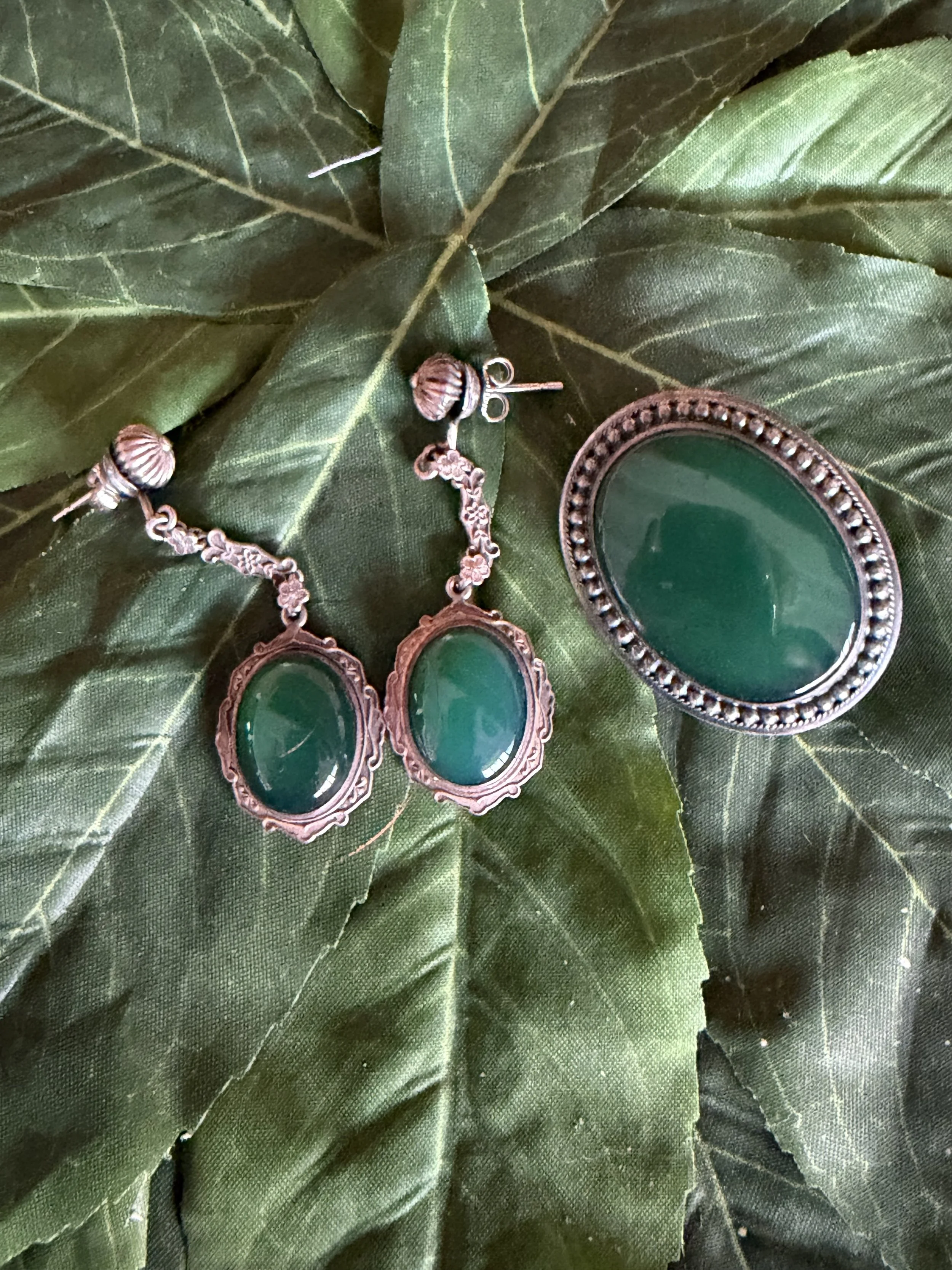 Stunning Vintage 1920s Authentic Art Deco Style Green Chrysoprase Set