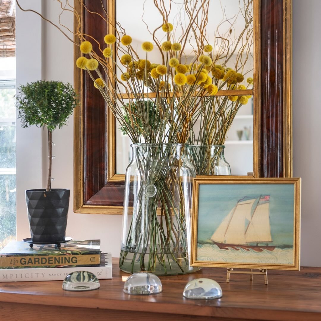 ✨ The magic is in the details. Carefully curated art and elegant accents elevate our clients&rsquo; spaces. Which finishing touch catches your eye?

#InteriorDesign #ArtfulLiving
