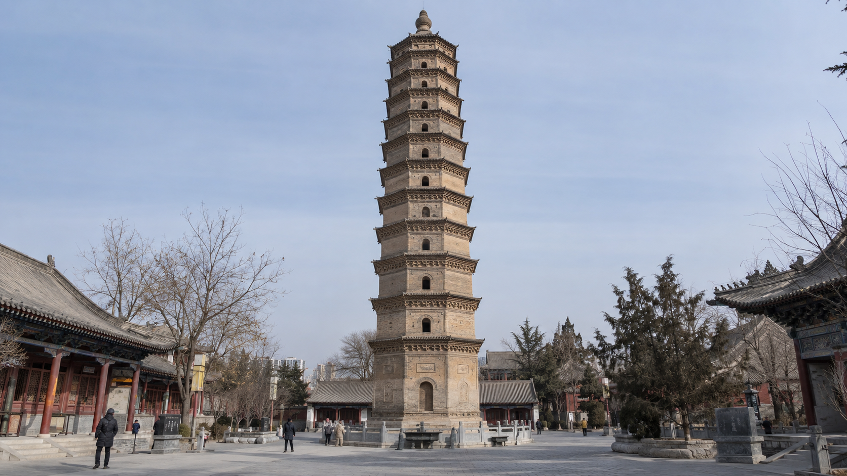 罗什寺塔全景