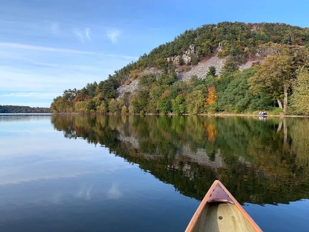 10-Acre Land for Sale in Wisconsin's Driftless Area - Near Lake Redstone, Reedsburg
Discover your dream property in the heart of Wisconsin's Driftless Area. This exceptional 10-acre parcel offers a unique blend of tillable land, wooded areas, divers