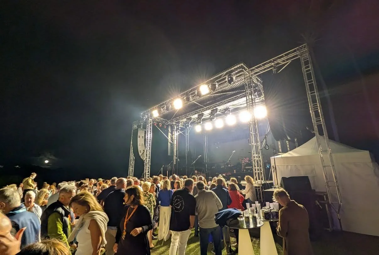 XL Trailer Stage with PA wings
@icehouseband 
@musicin.paradise 
@brisbanesound