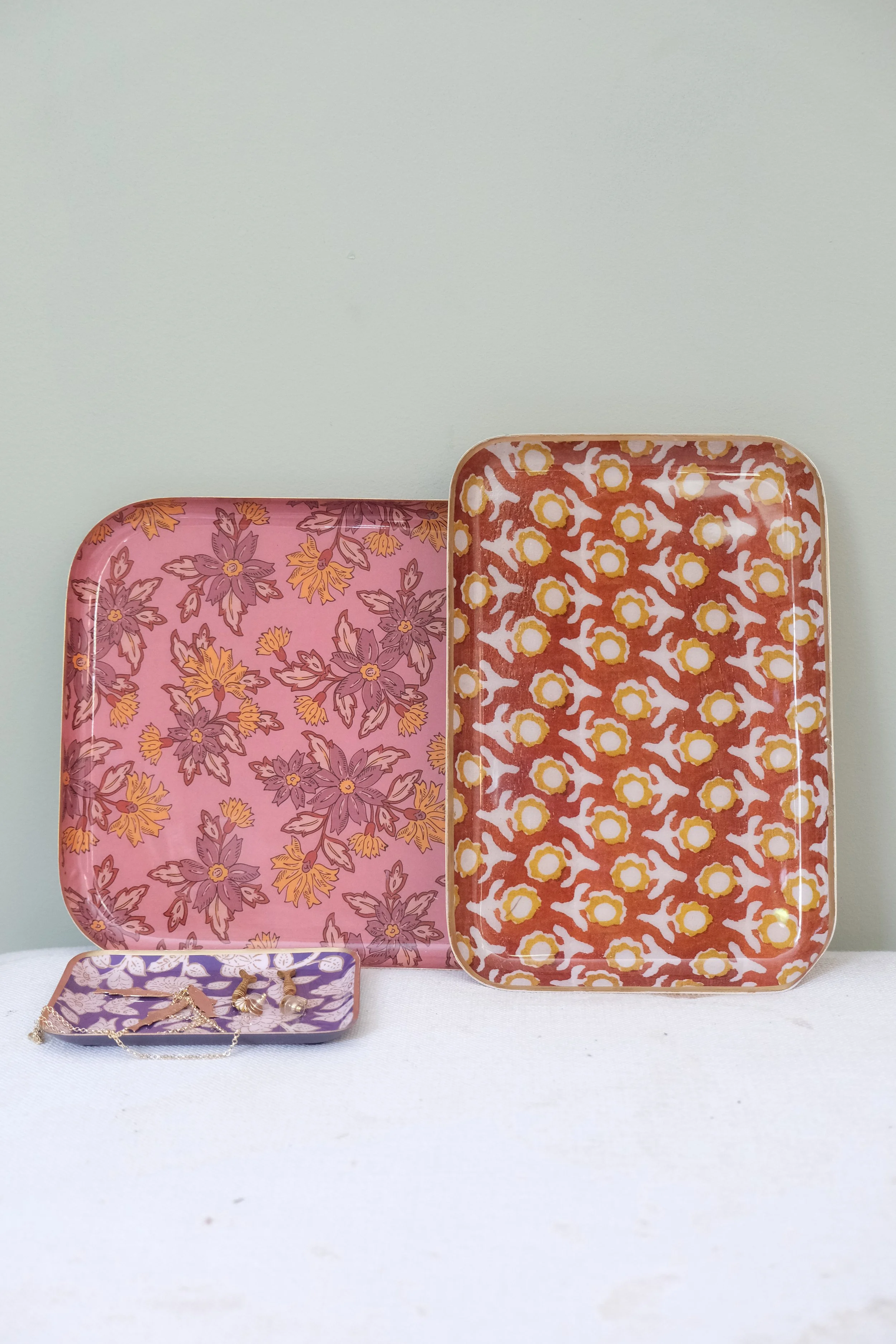 Plateau Guest Tray - Arya Malaga