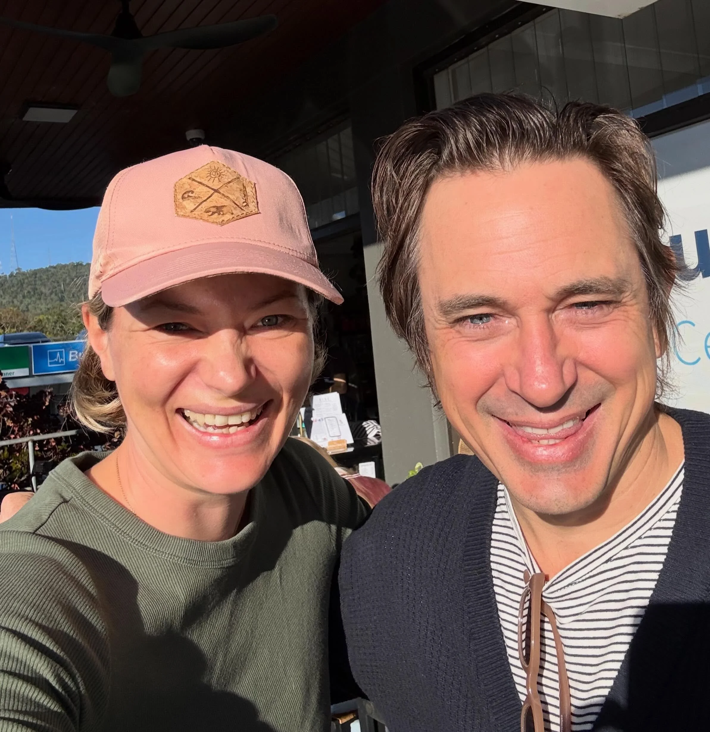 The people you run into at the local coffee shop. After runnings ads for @birdsofafeatherbookclub and working with this face on screen, how good is it to meet and give a hug for real life? Small wonderful world @rebeccasparrow72 @trentdaltonauthor @j