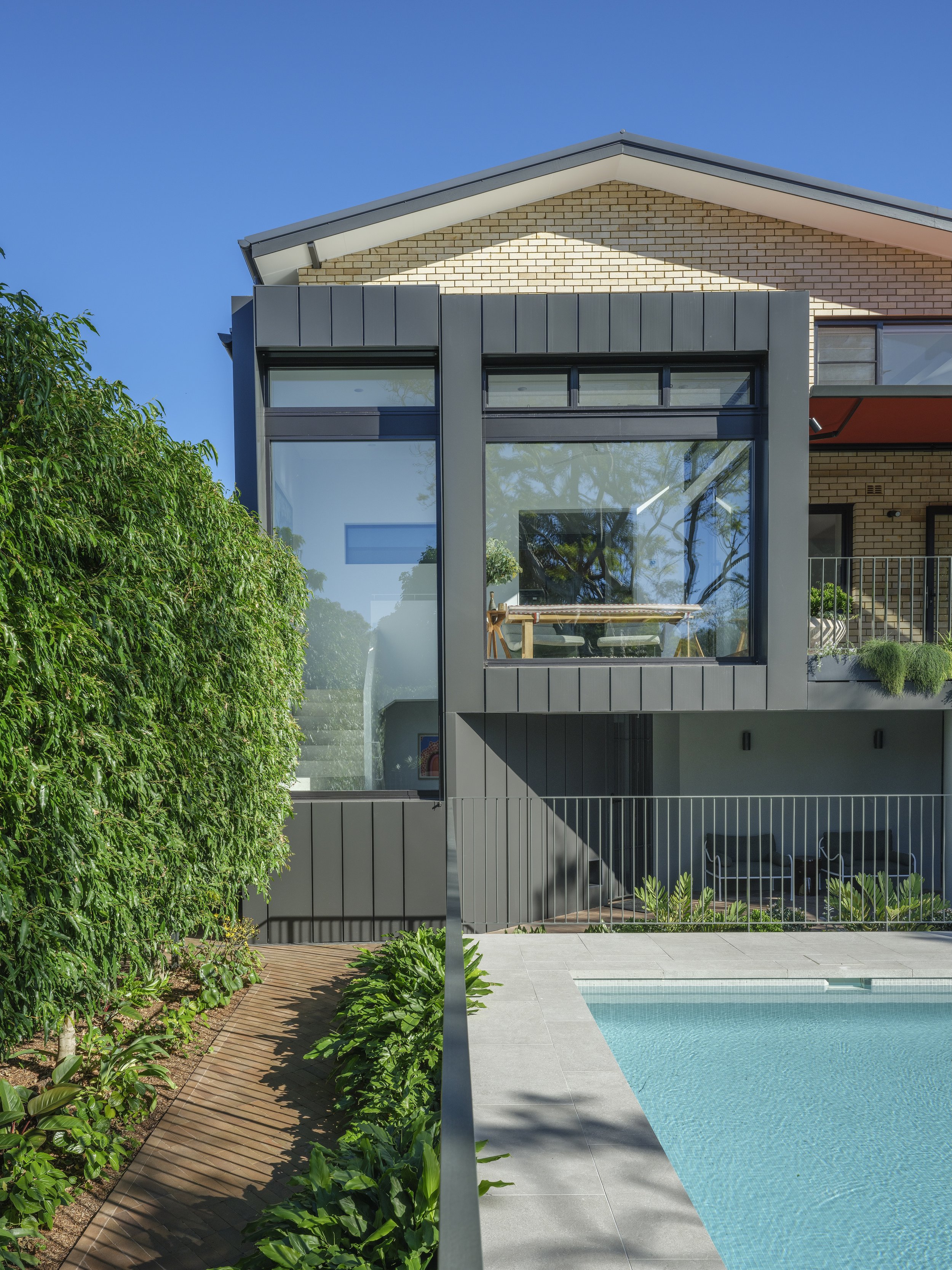 GLADESVILLE