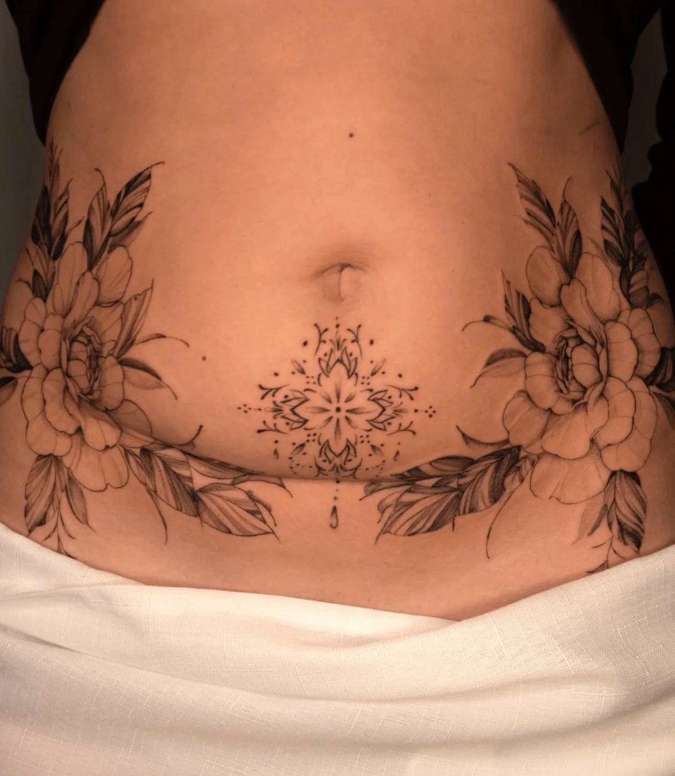 Turning scars into art.
&ldquo;Beautiful beautiful peace&rdquo; - brought to life by Stefania, our resident artist. 🤍 @stefania.ink