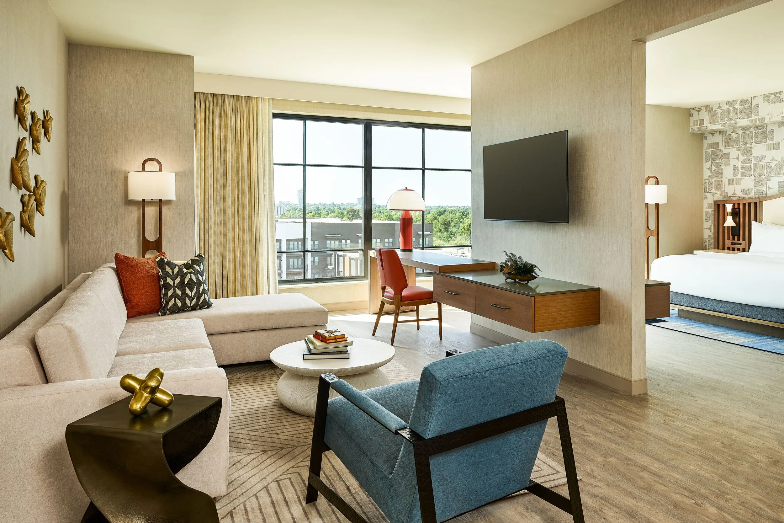Lively-Tapestry-OAK-King_Suite-Wide.jpg