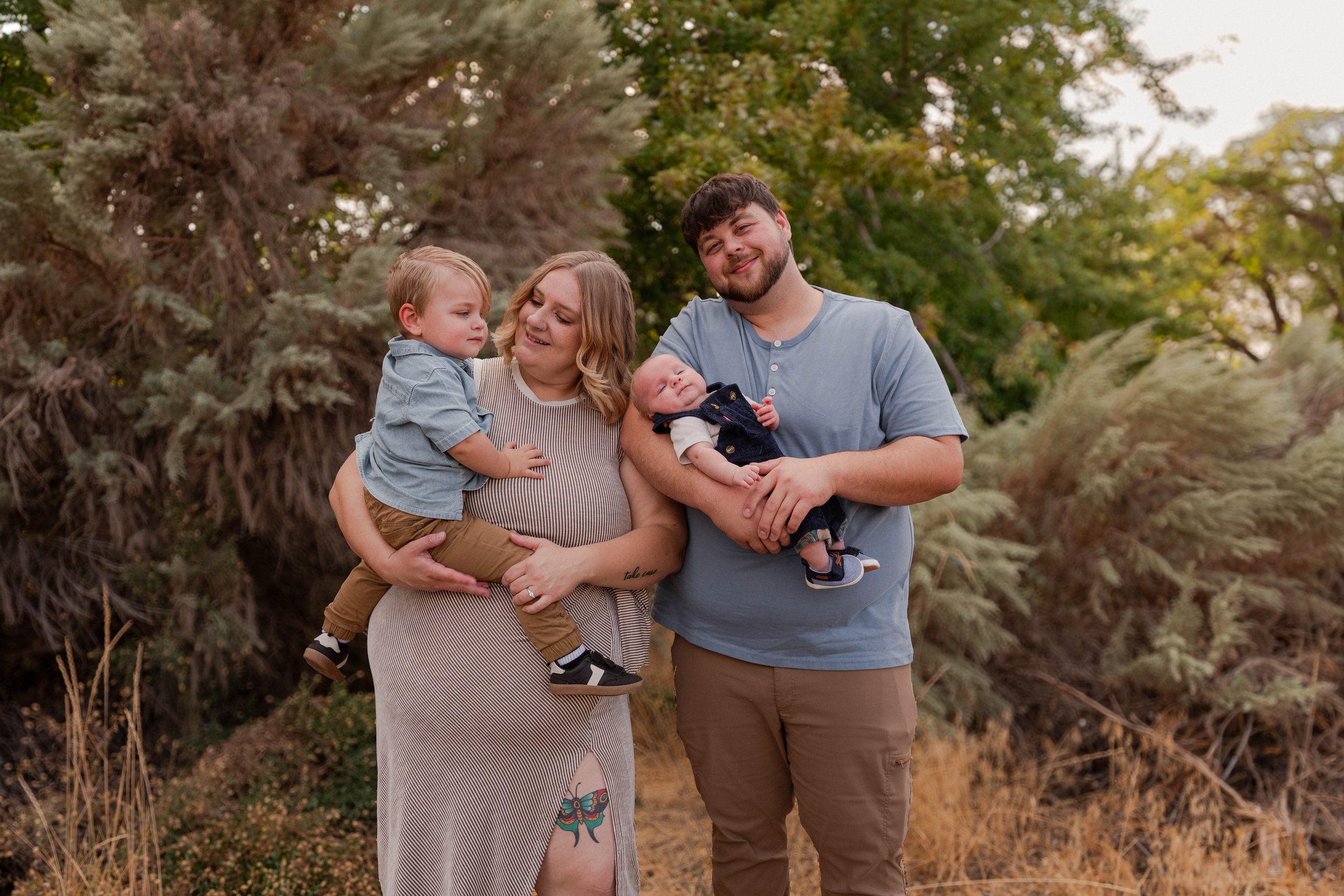 Richland, WA Family Newborn Portraits.jpg