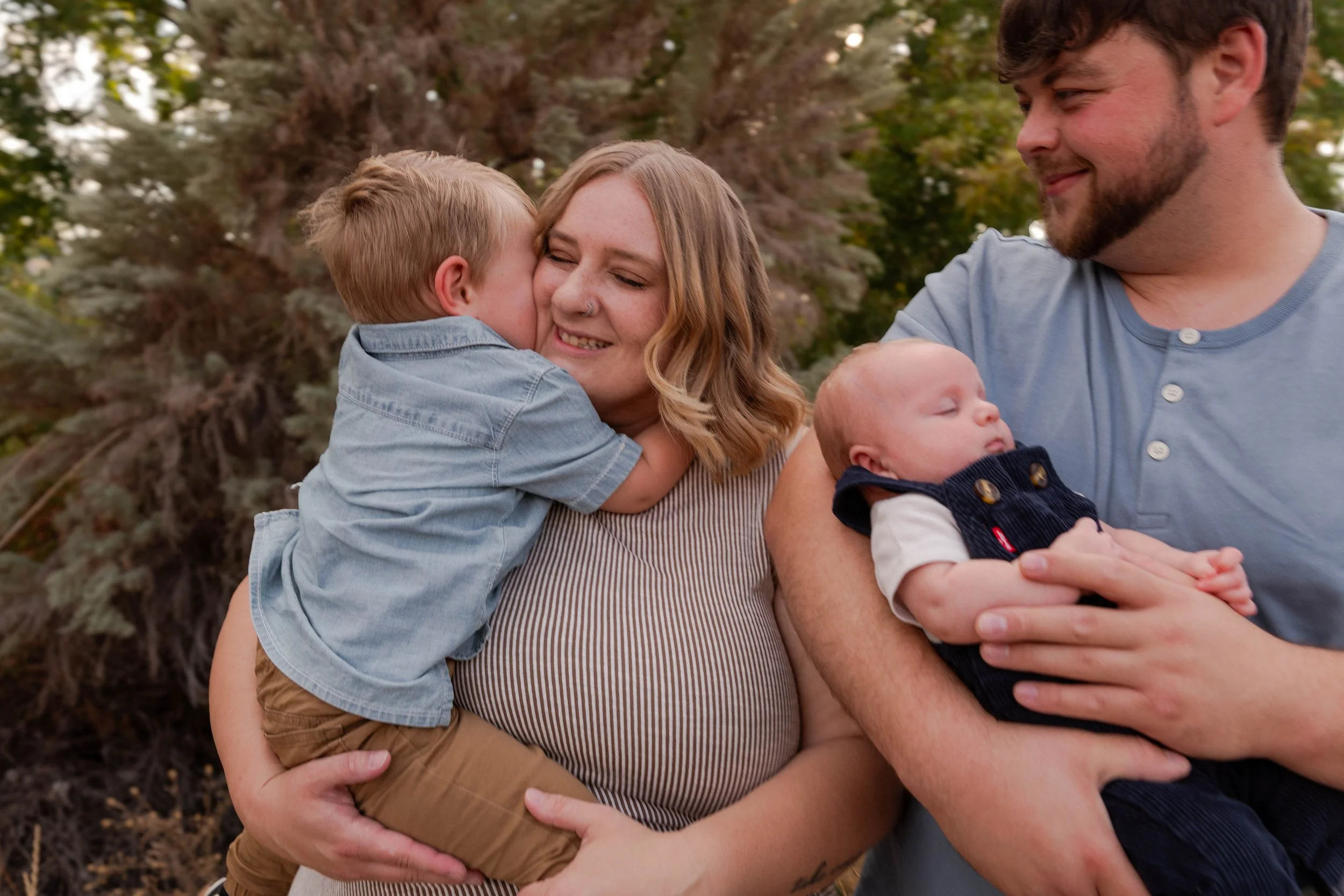 Richland, WA Family Newborn Portraits.jpg