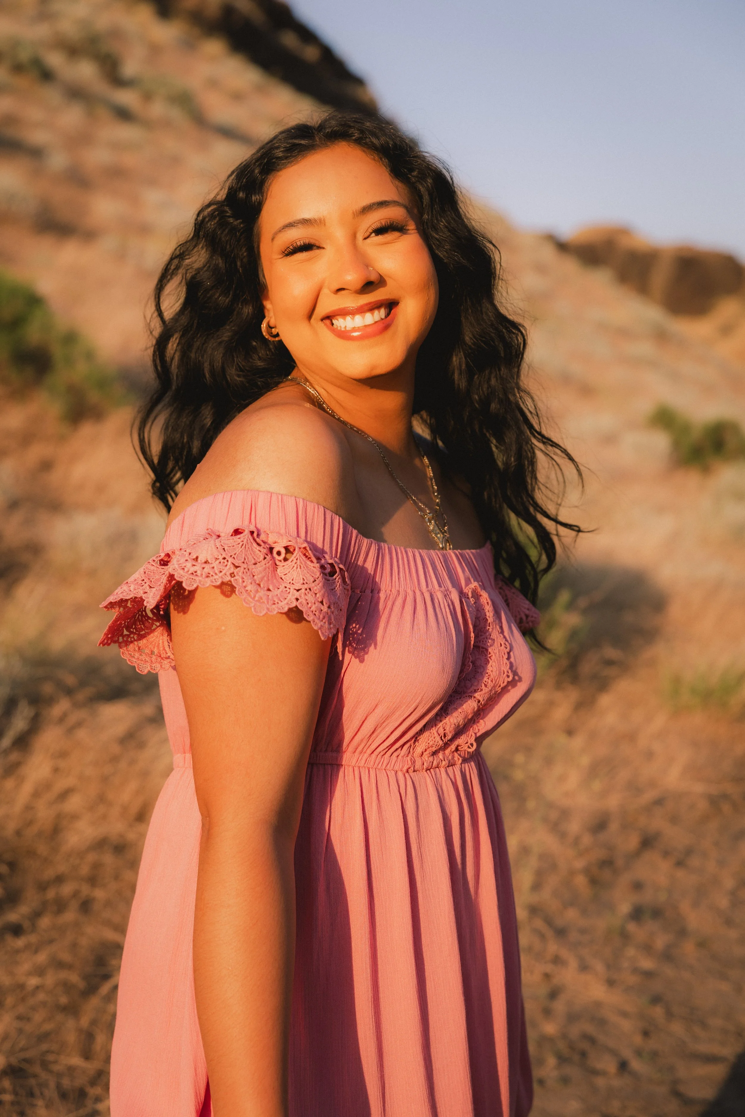 Twin Sisters Rock, Tri-Cities, WA Editorial Portraits.jpeg
