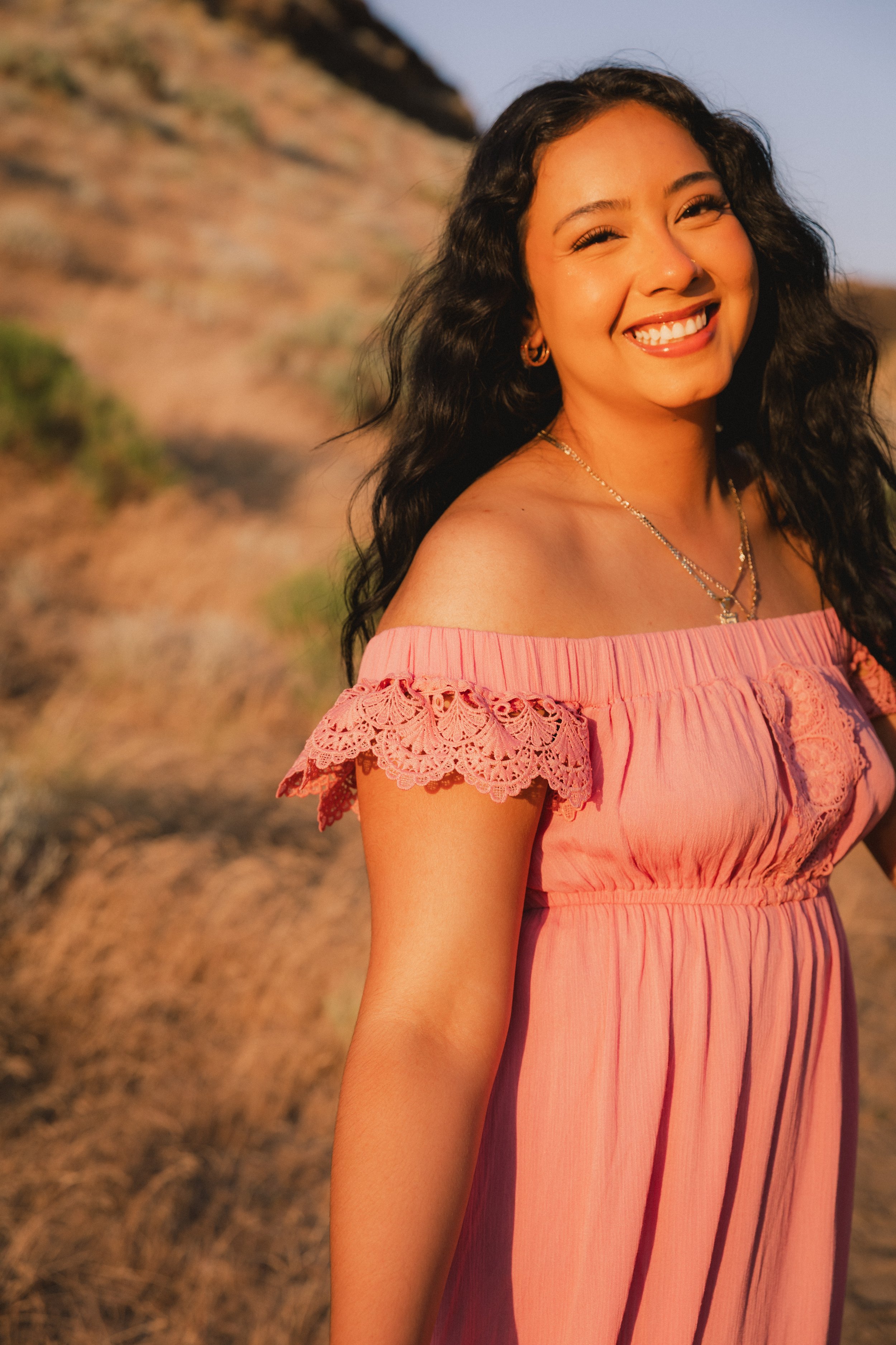 Twin Sisters Rock, Tri-Cities, WA Editorial Portraits.jpeg