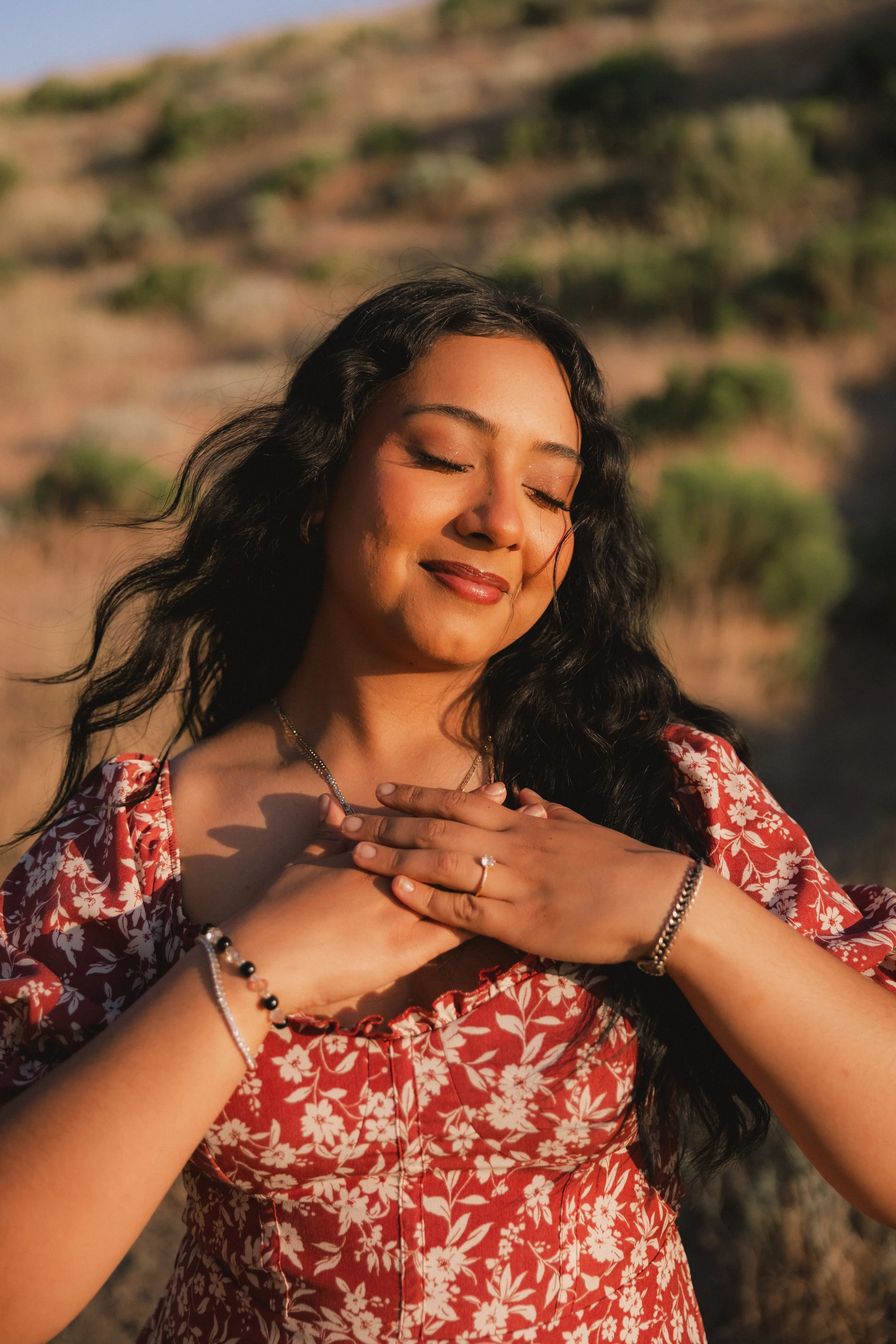 Twin Sisters Rock, Tri-Cities, WA Editorial Portraits.jpeg