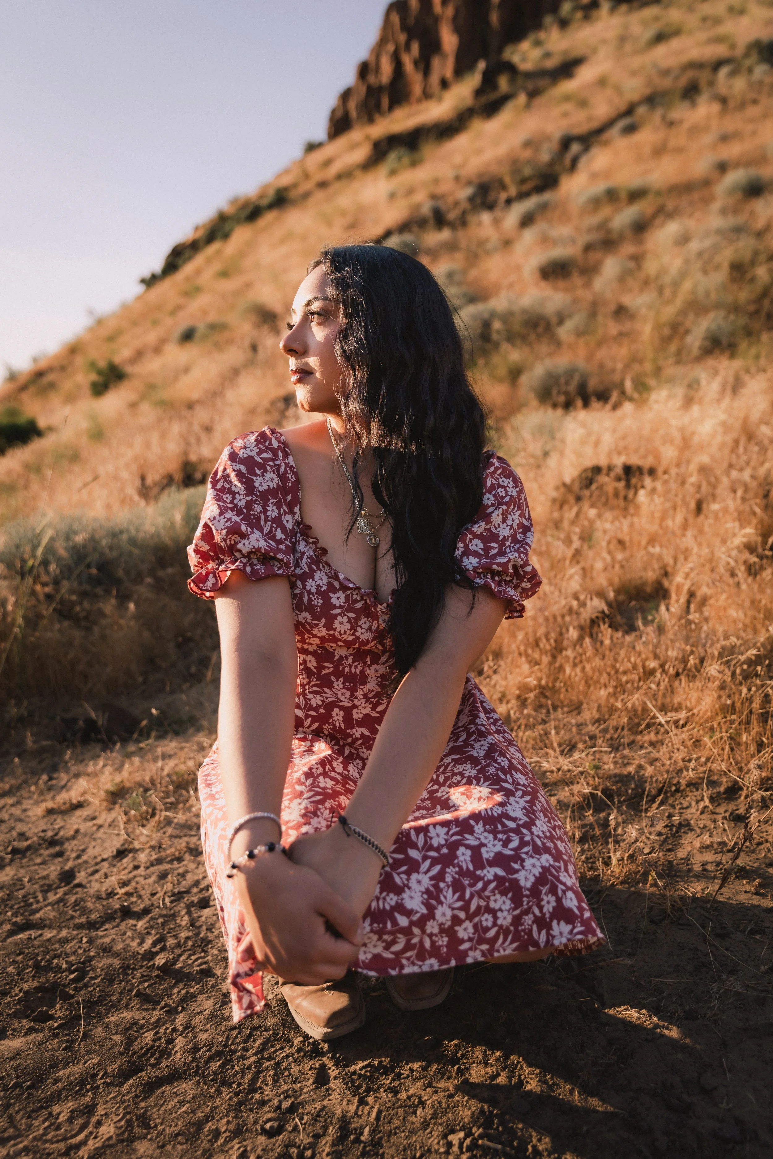 Twin Sisters Rock, Tri-Cities, WA Editorial Portraits.jpeg
