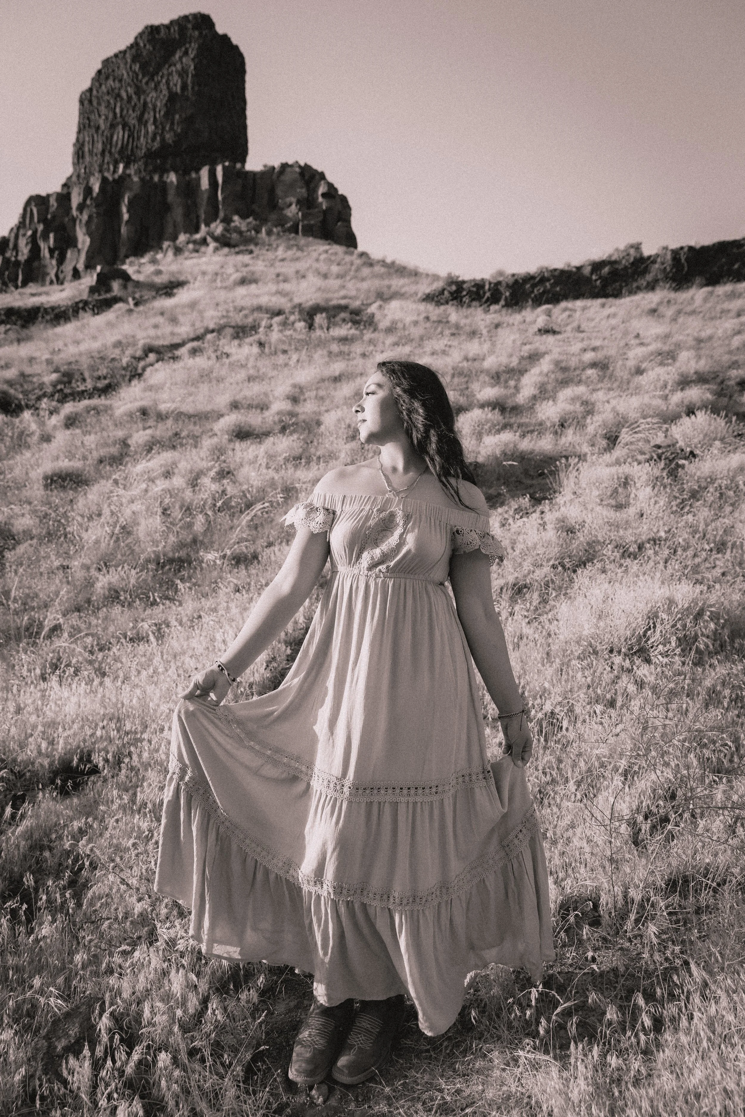 Twin Sisters Rock, Tri-Cities, WA Editorial Portraits.jpeg