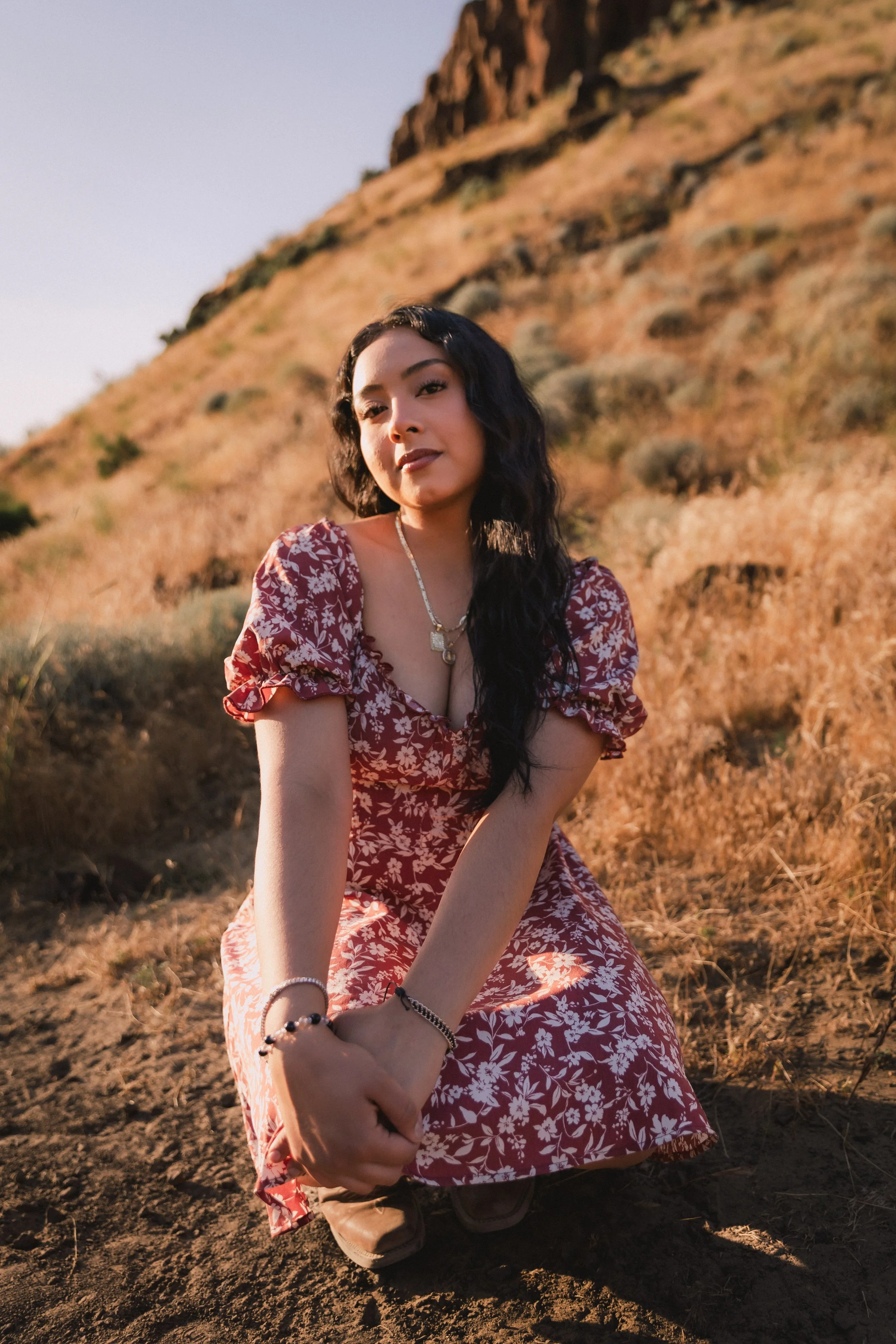 Twin Sisters Rock, Tri-Cities, WA Editorial Portraits.jpeg
