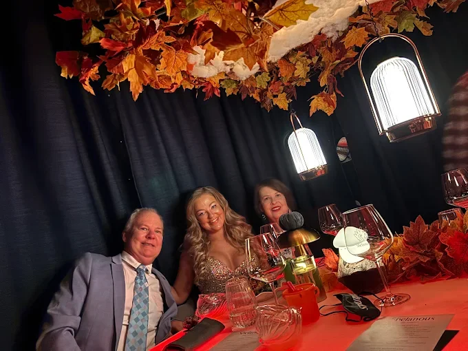 family group dining experience