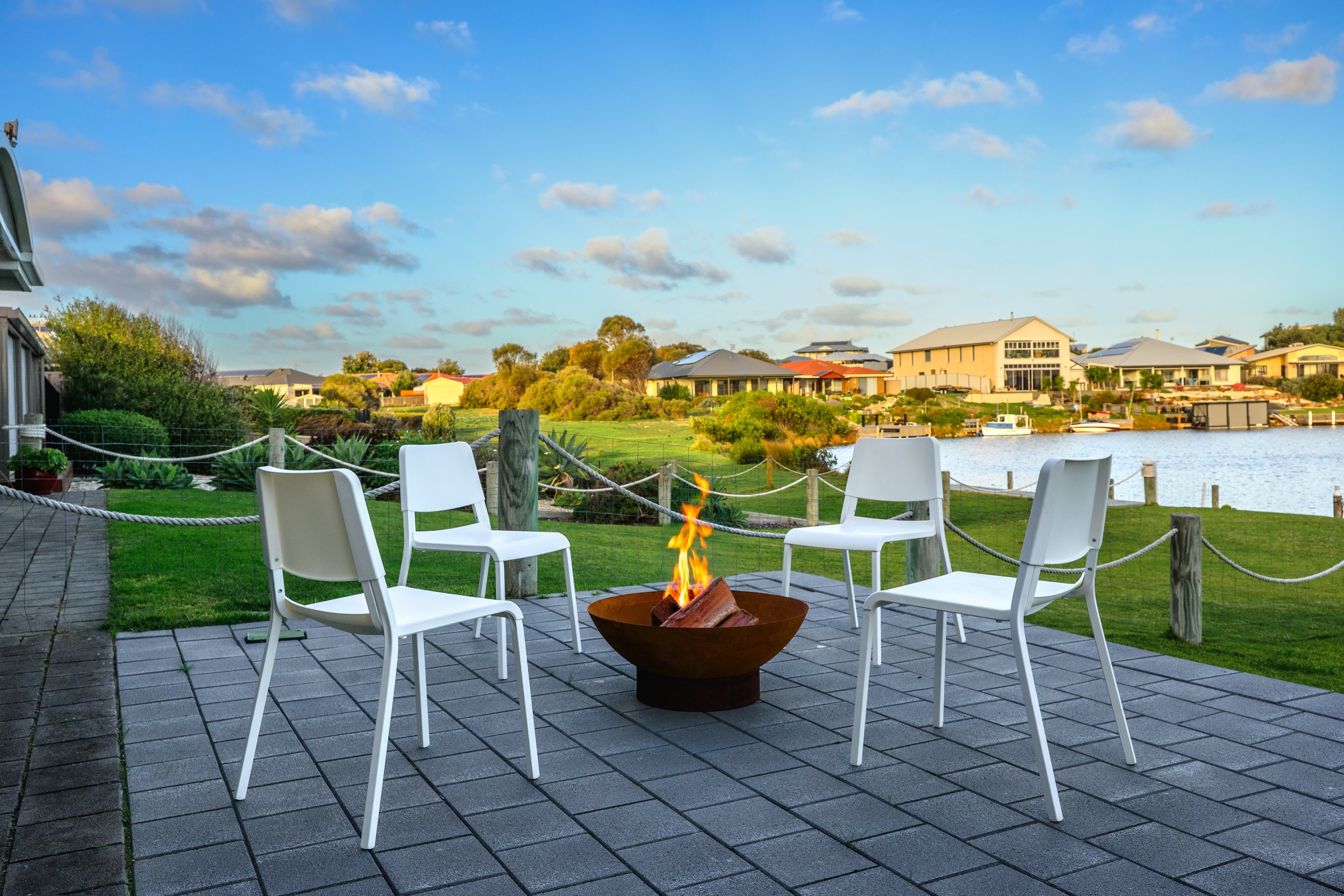 Hindmarsh Island Lake House14.jpg