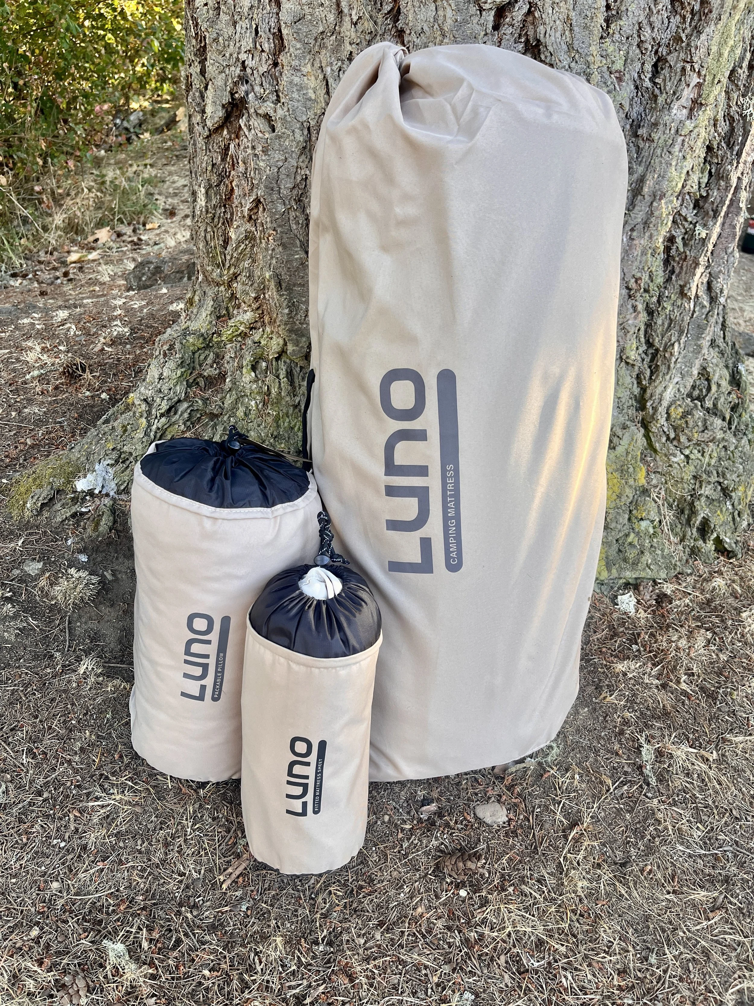 Luno AIR+FOAM PRO Vehicle Mattress pieces ready to be unpacked.
