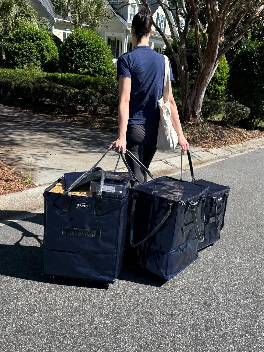 Product in, donations out.

Our favorite workflow: bringing the organization in and taking the excess out.

#SHIFTIntoOrganized #LetGo #Donate