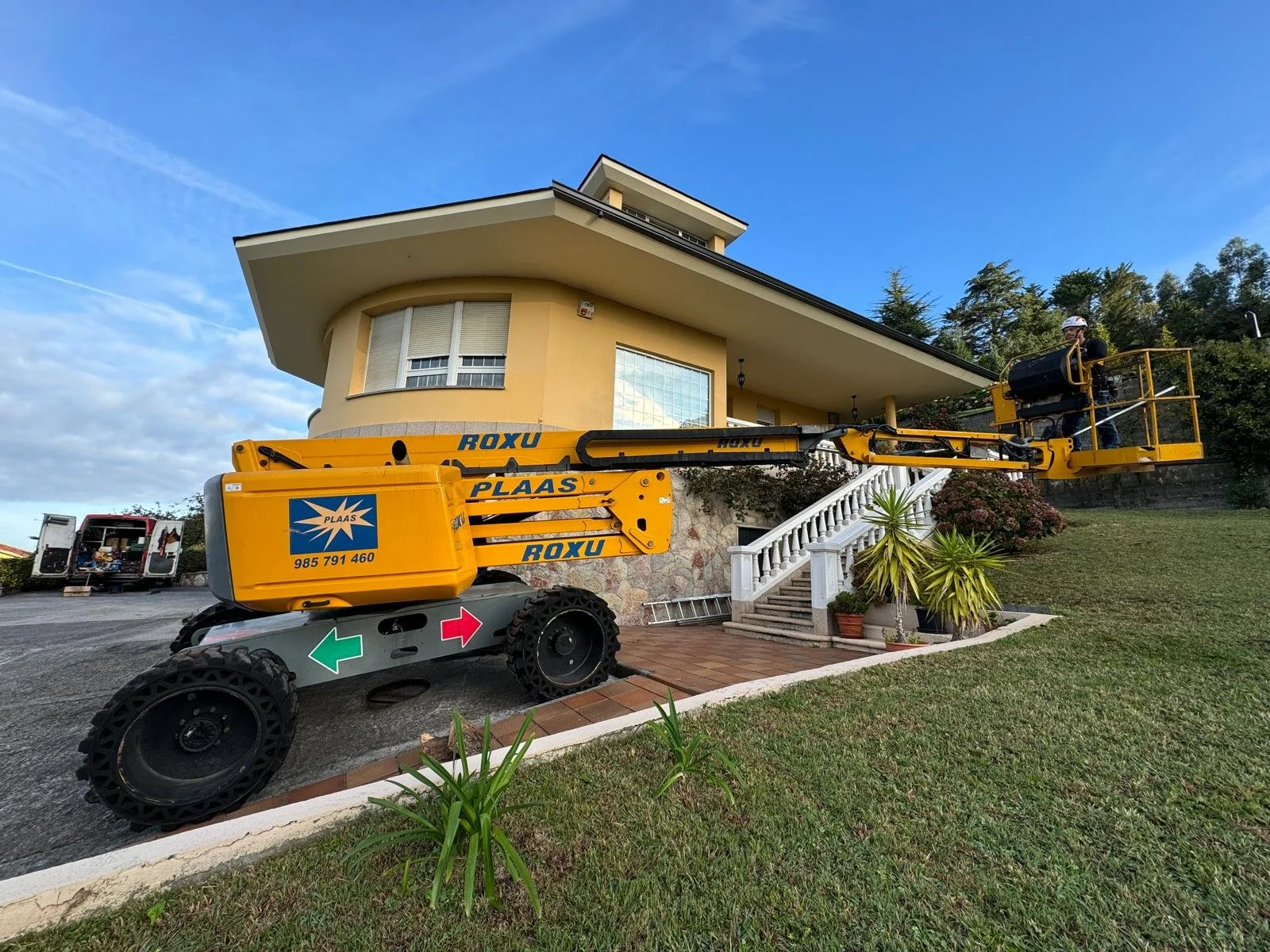 Instalación con máquina articulada